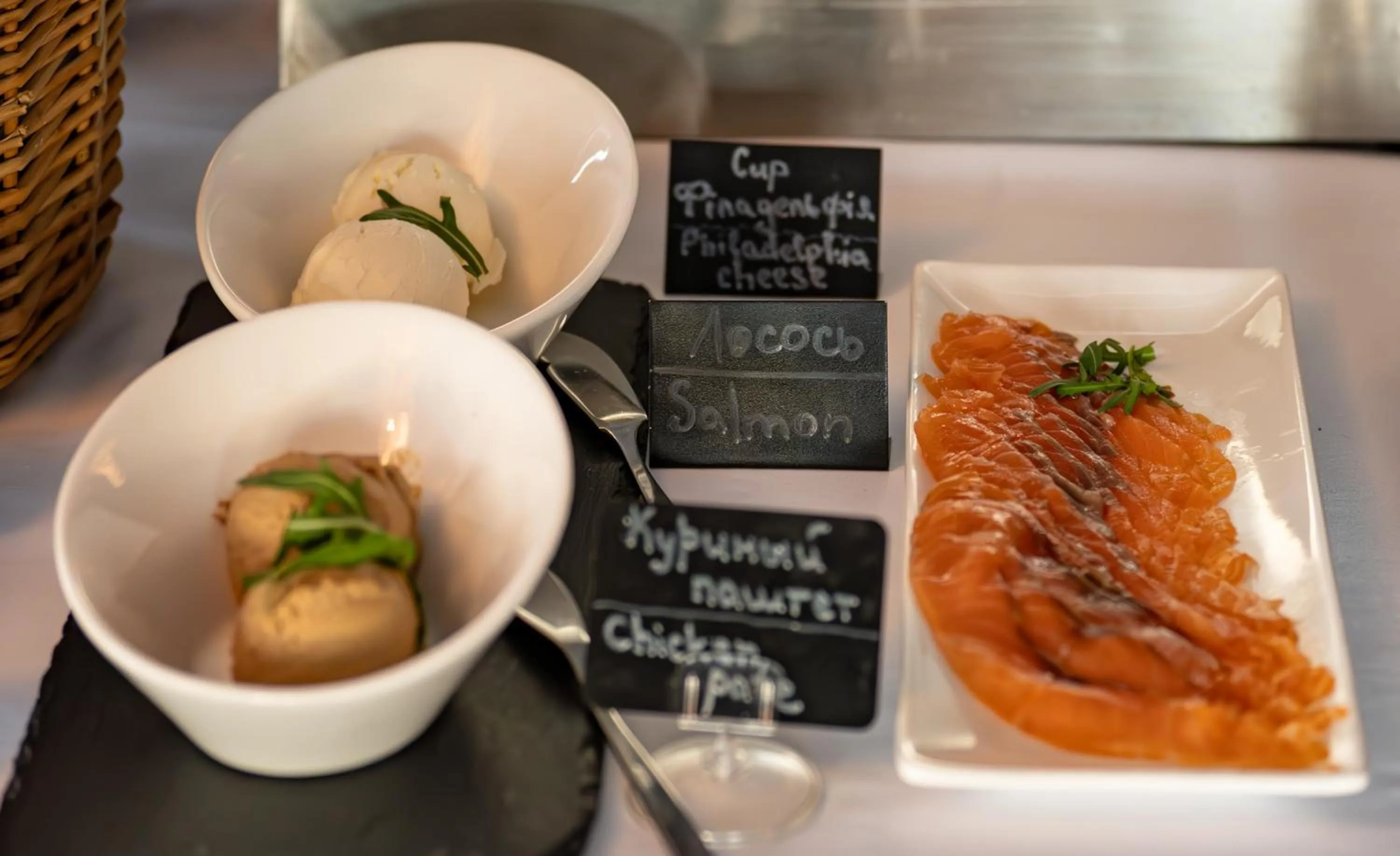 Food and drinks in Villa Four Rooms