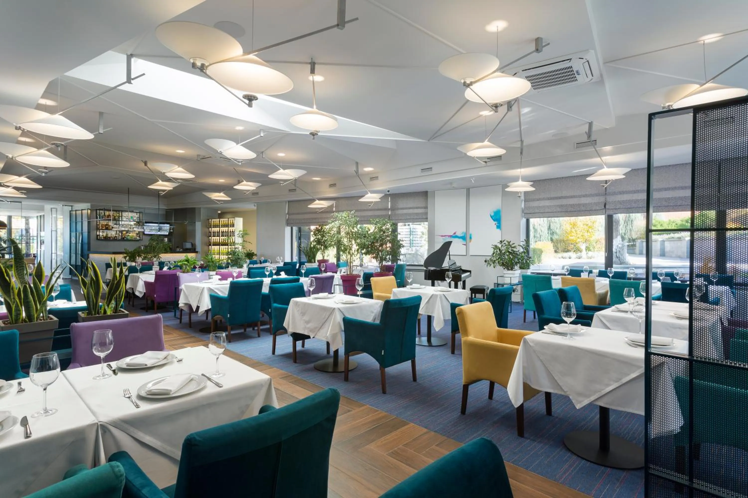 Restaurant/places to eat in Villa Four Rooms