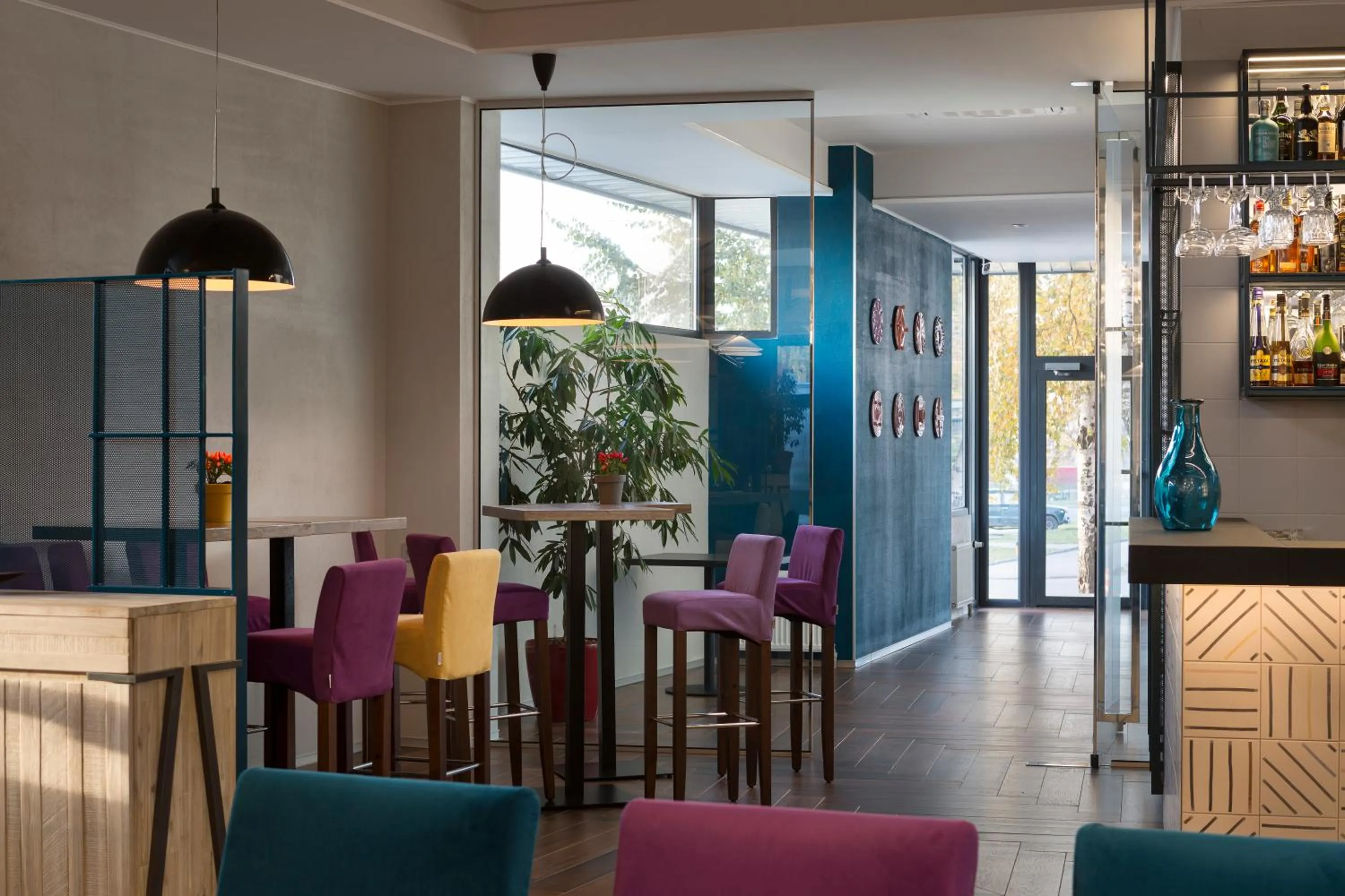 Restaurant/places to eat in Villa Four Rooms