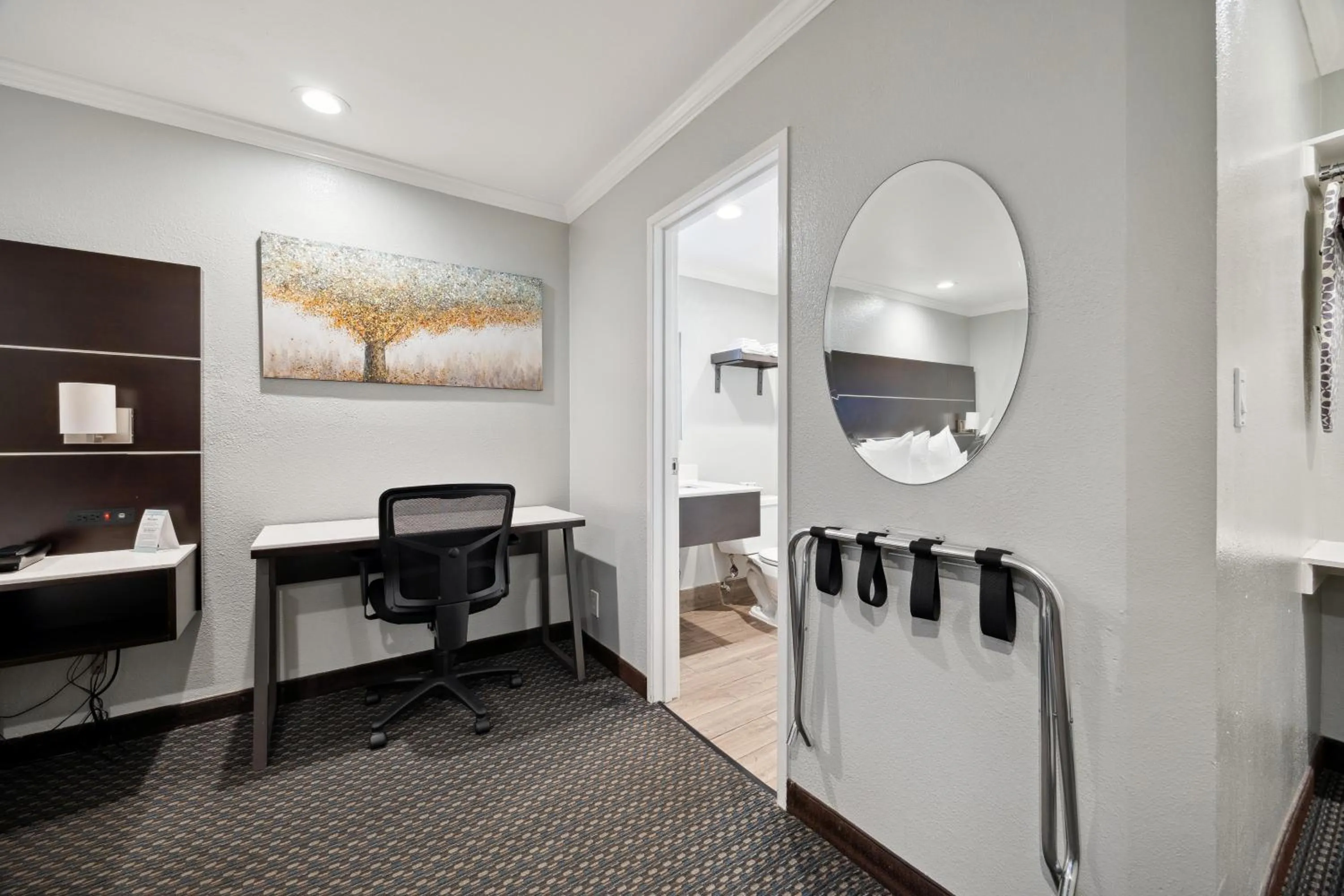 Bedroom in Bayhill Inn