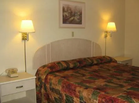 Bed in Americas Stay Inn-Leavenworth