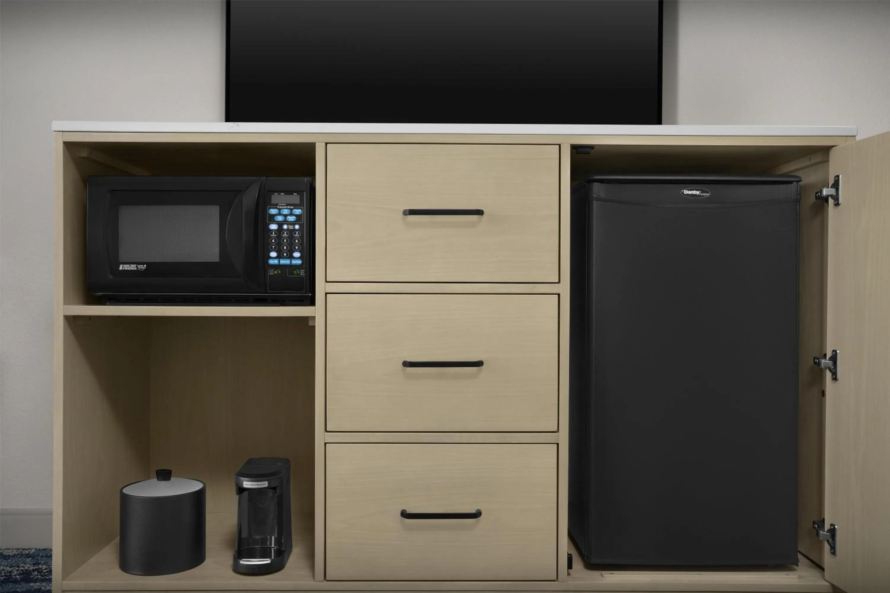 Photo of the whole room in Hampton Inn & Suites Ocean City Bayfront-Convention Center