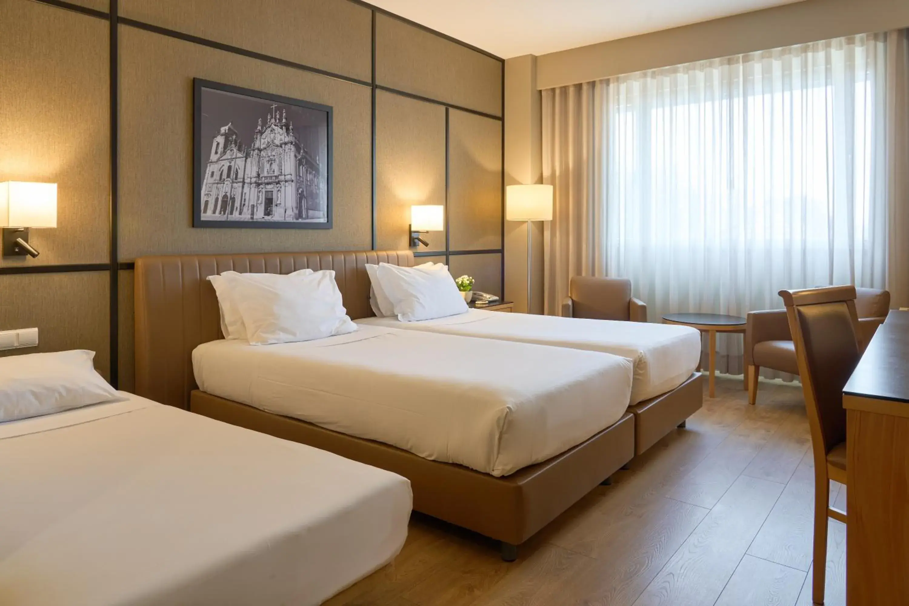 Standard Twin Room with Extra Bed in Portus Cale Hotel Standard Twin Room with Extra Bed in Portus Cale Hotel