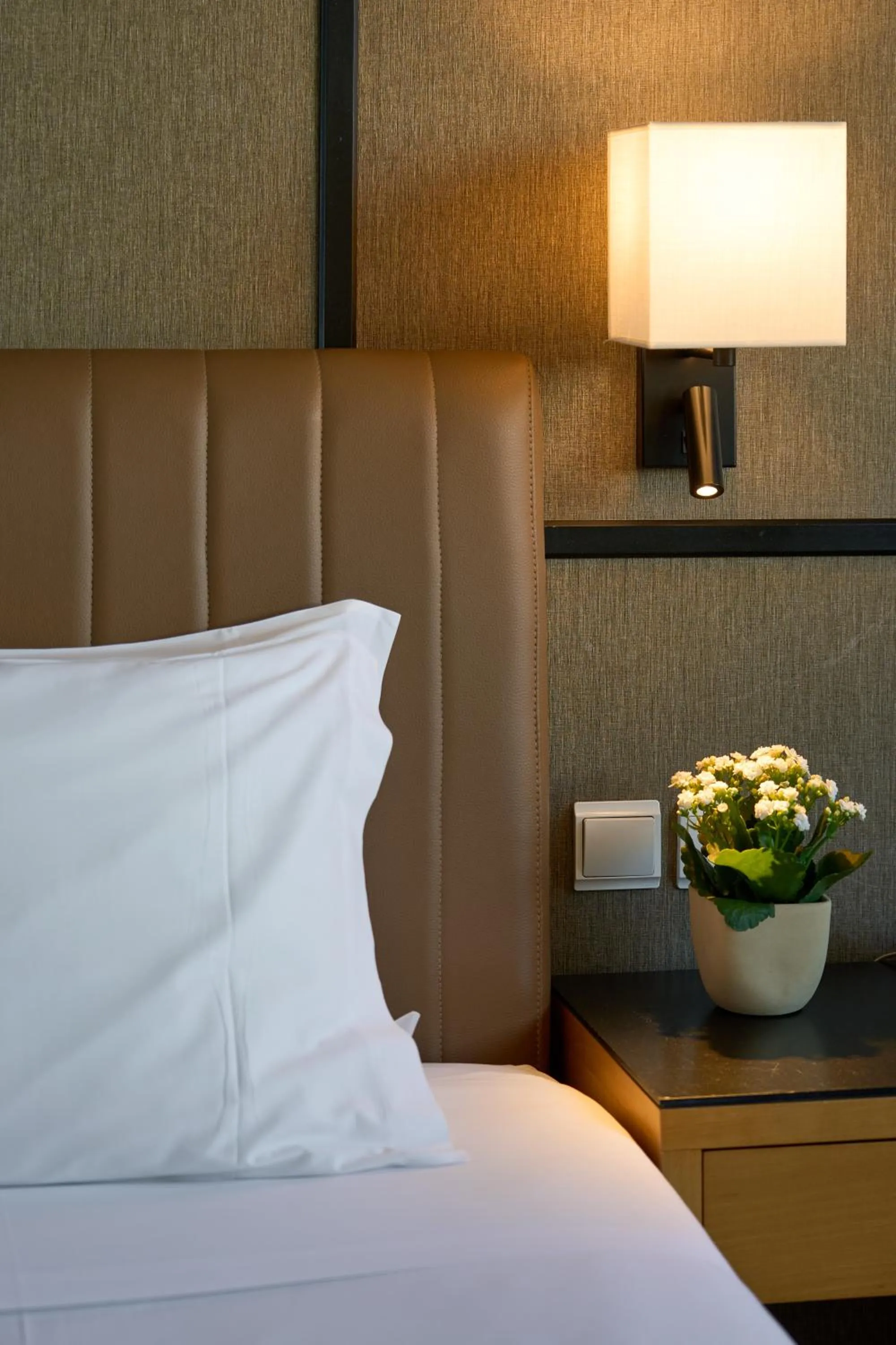 Photo of the whole room, Bed in Portus Cale Hotel