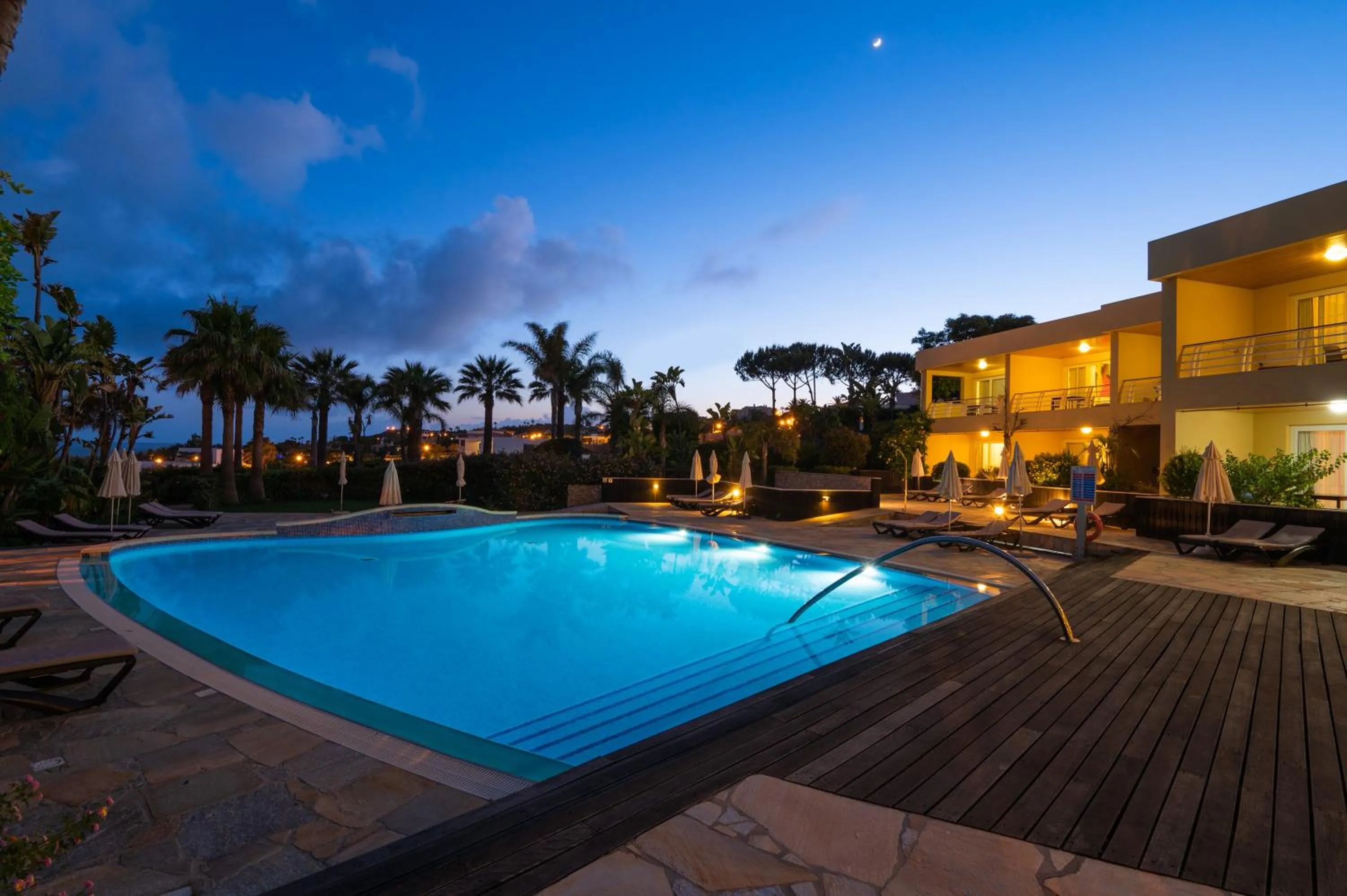 Property building in Vila Luz