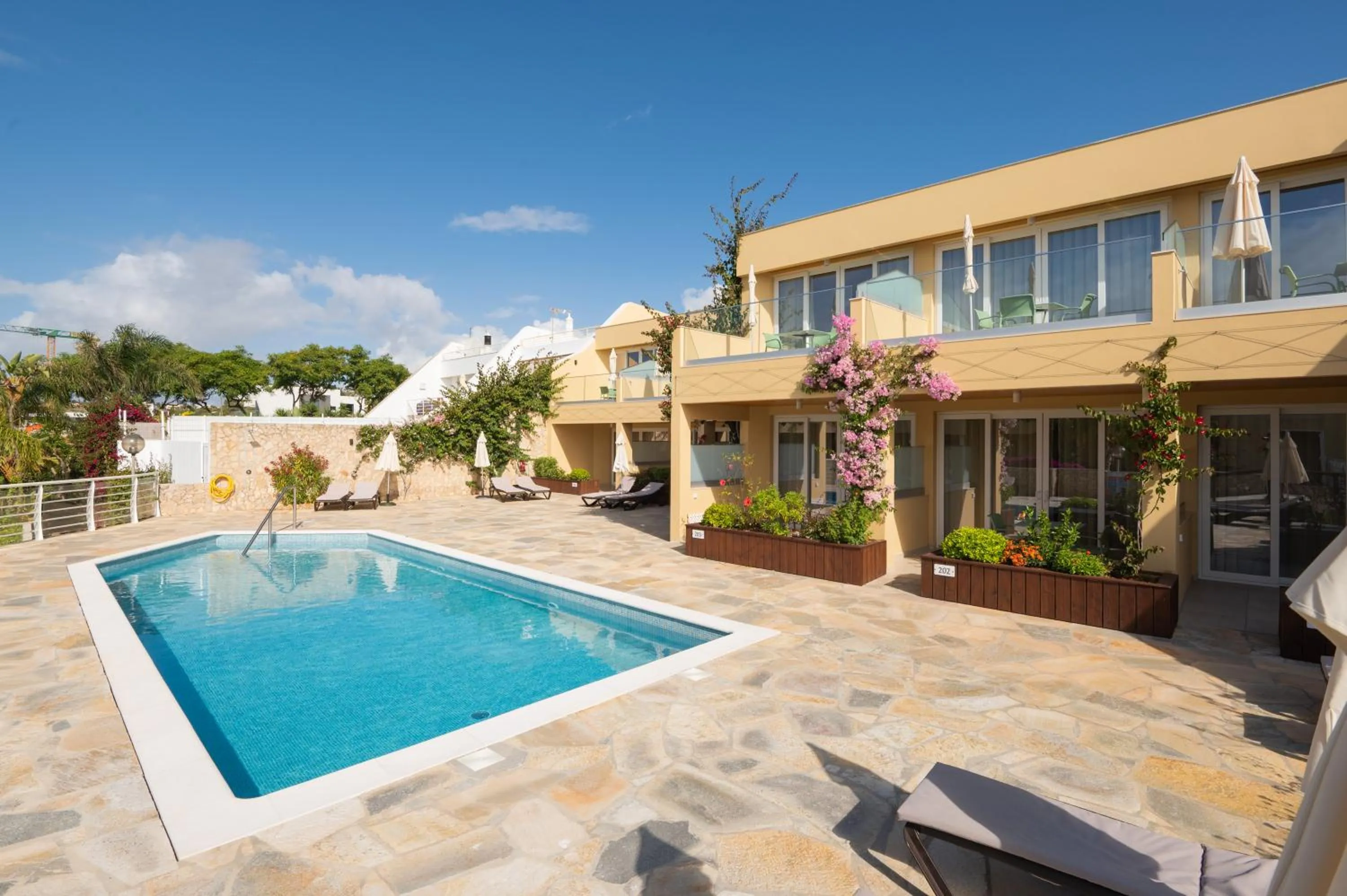 Property building in Vila Luz