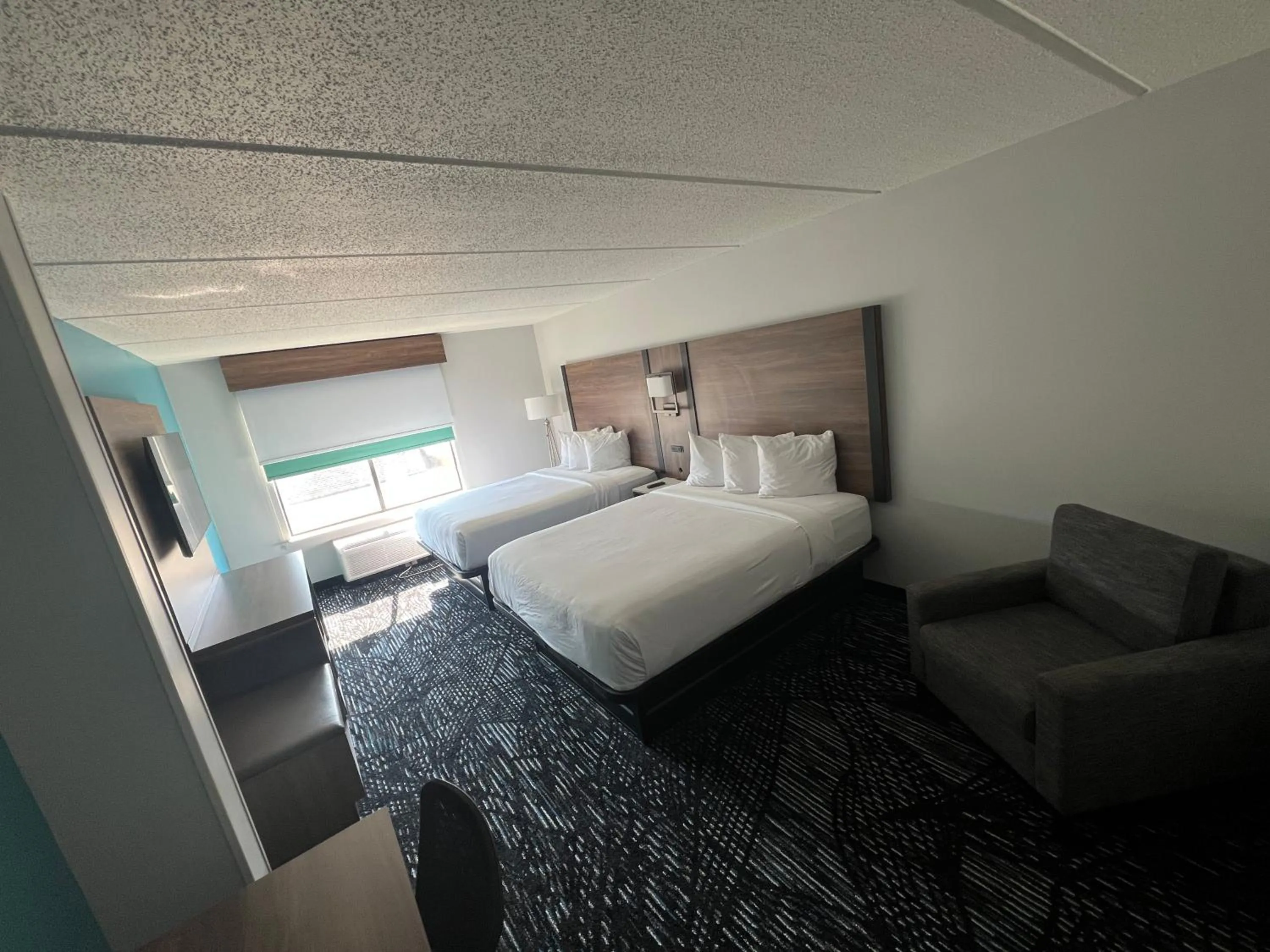 Bed in Wingate by Wyndham Atlanta-Duluth