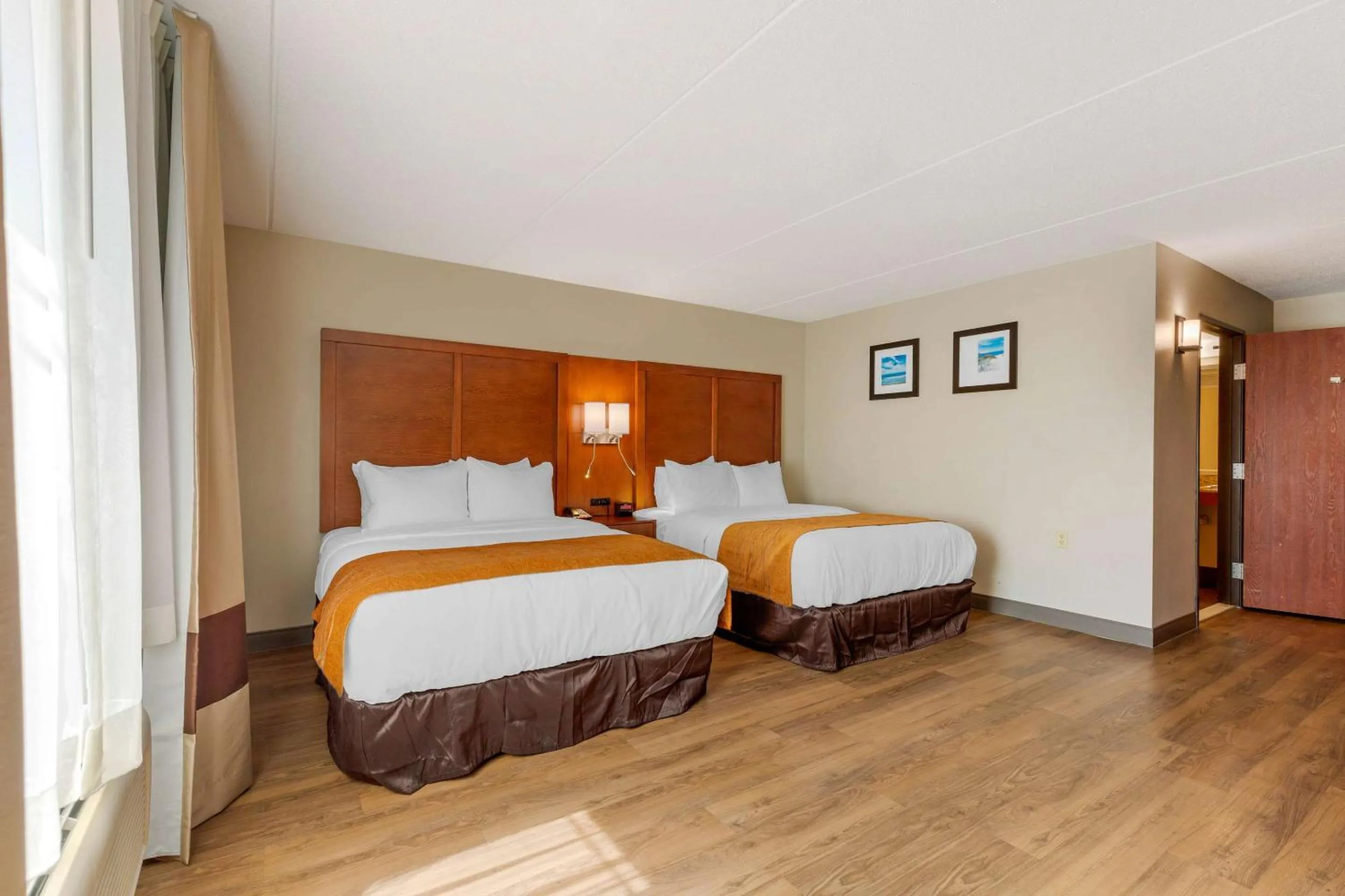 Bedroom, Bed in Comfort Inn & Suites Milford