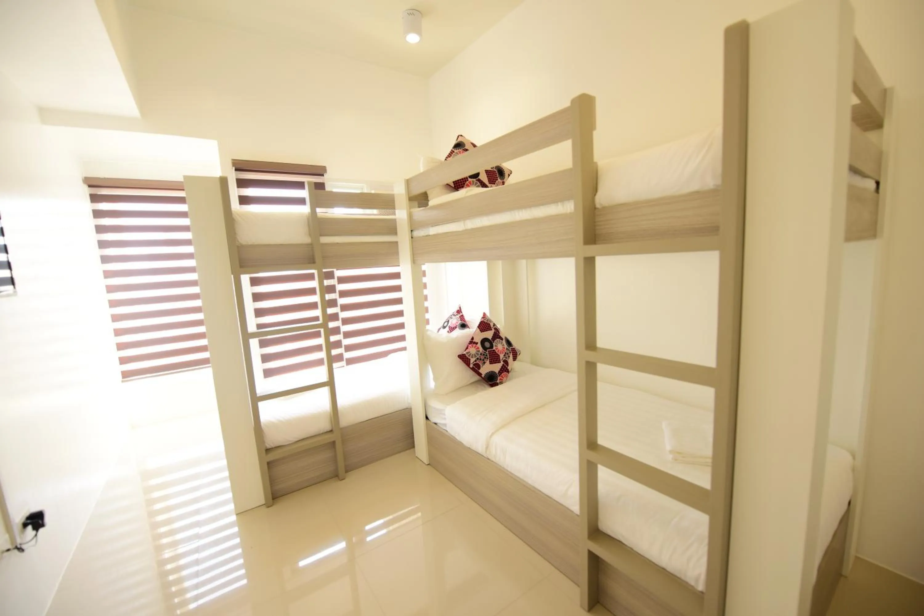 bunk bed, Bed in Eon Centennial Soho Hotel