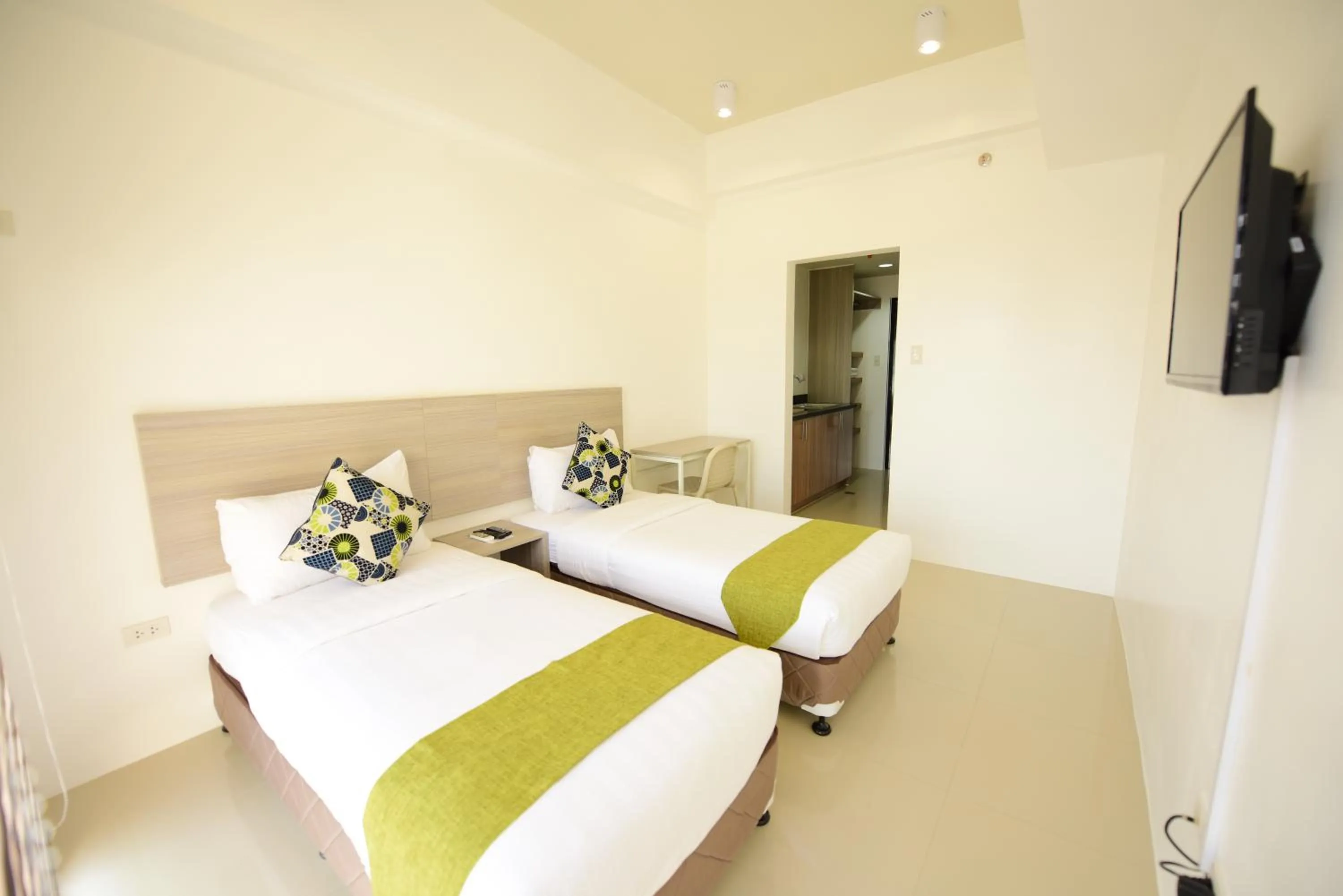 Photo of the whole room, Bed in Eon Centennial Soho Hotel