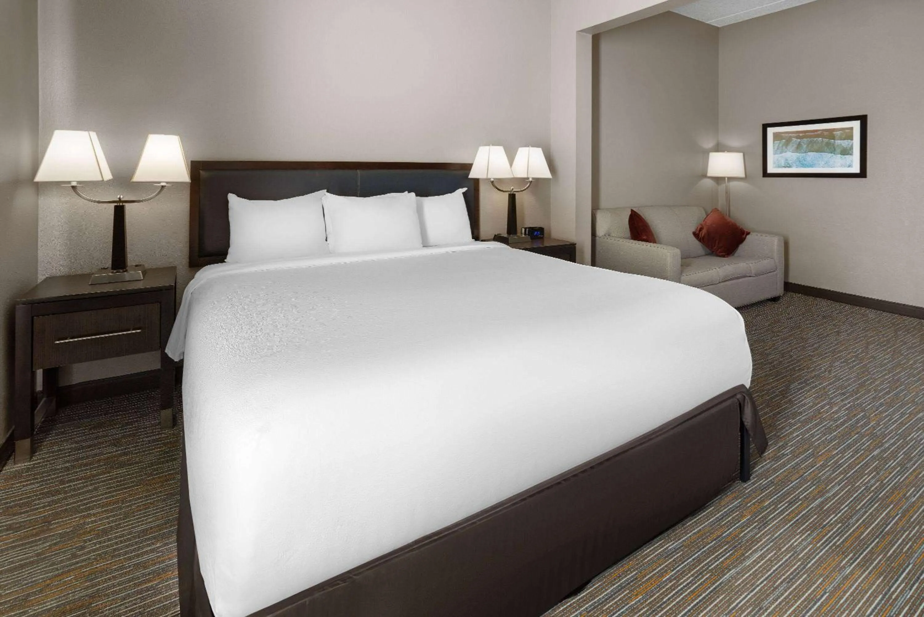 Photo of the whole room, Bed in La Quinta Inn & Suites by Wyndham Mooresville