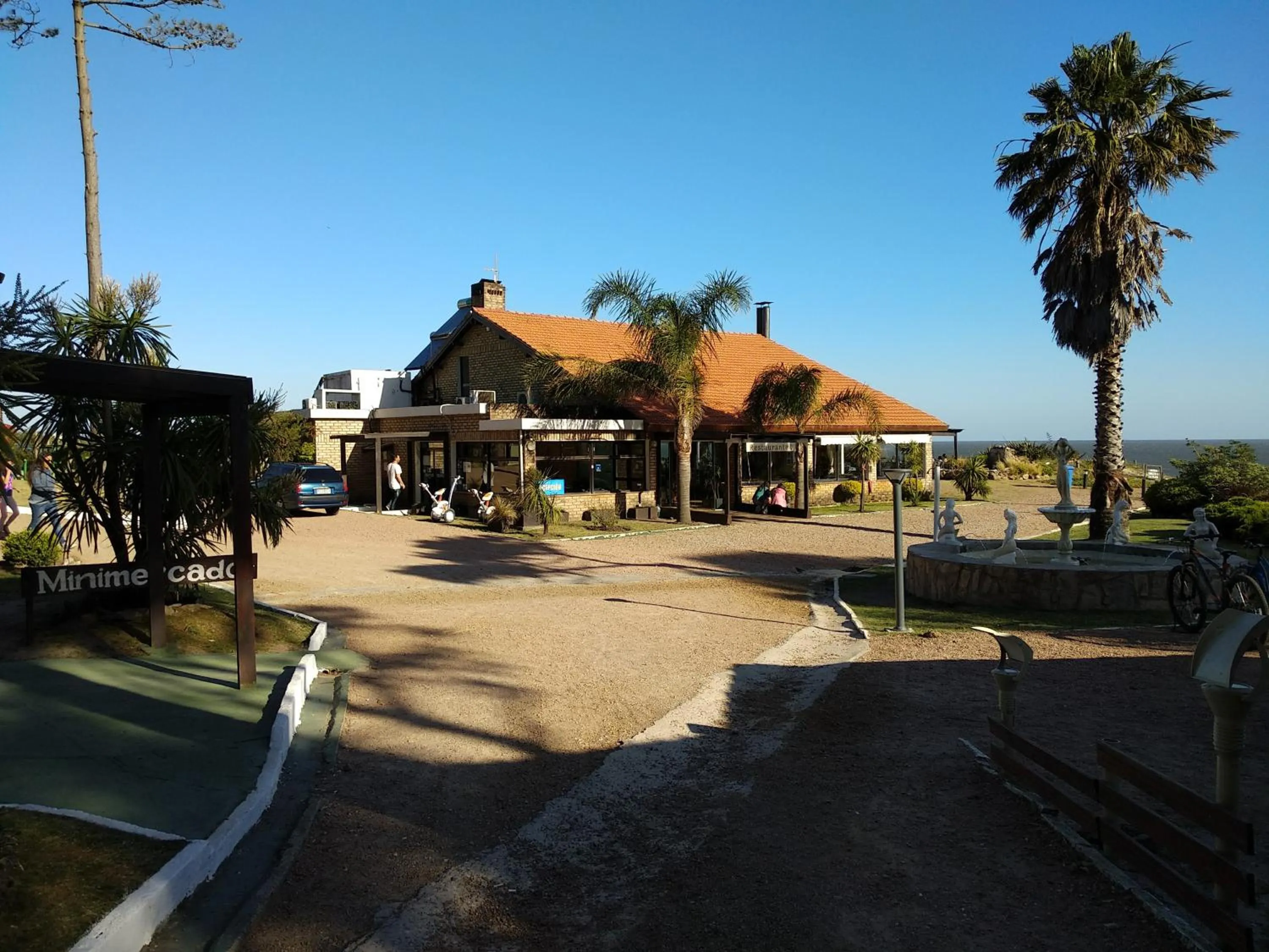 Restaurant/places to eat in El Descubrimiento Resort Club