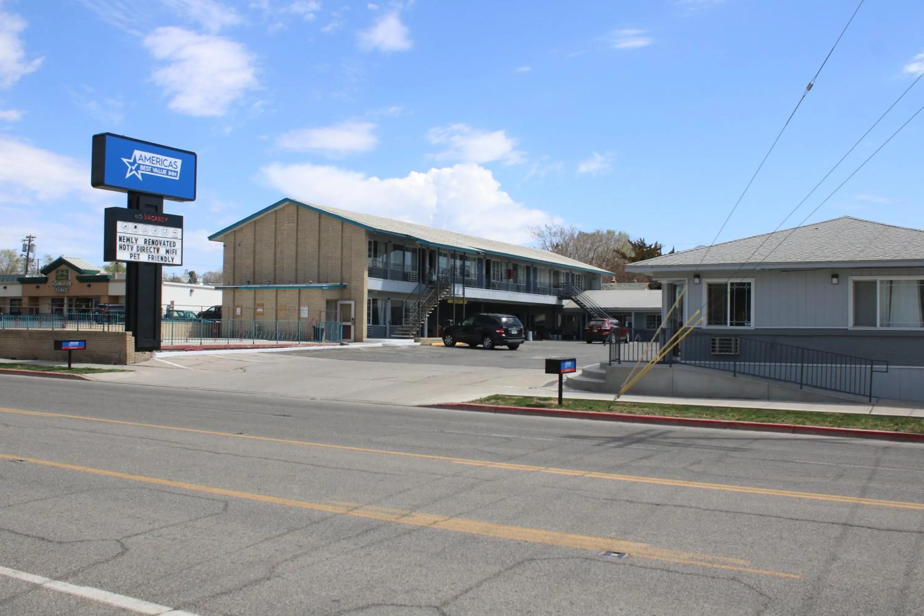 Property building in Americas Best Value Inn Winnemucca