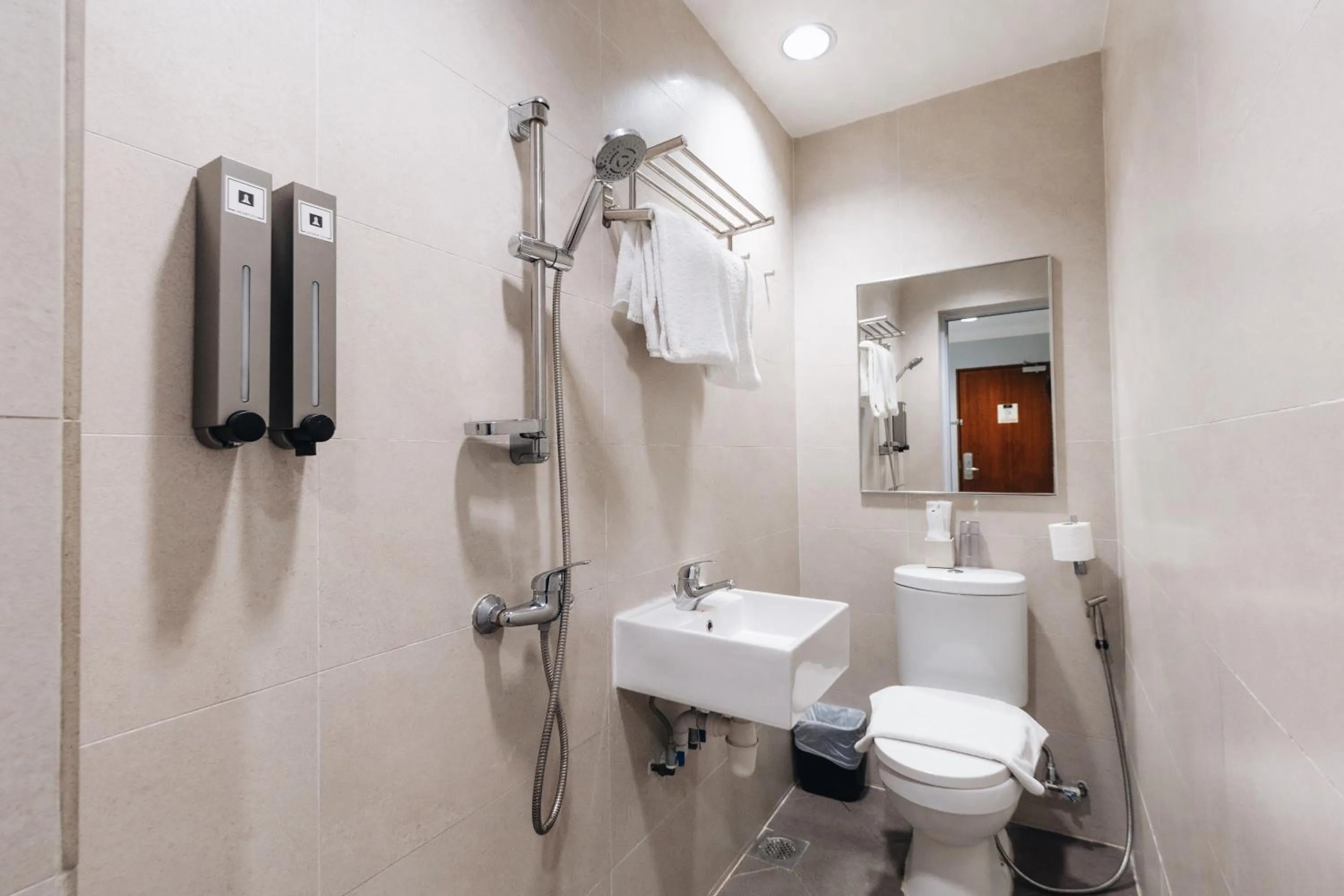 Bathroom in Harbour Ville Hotel - Hamilton