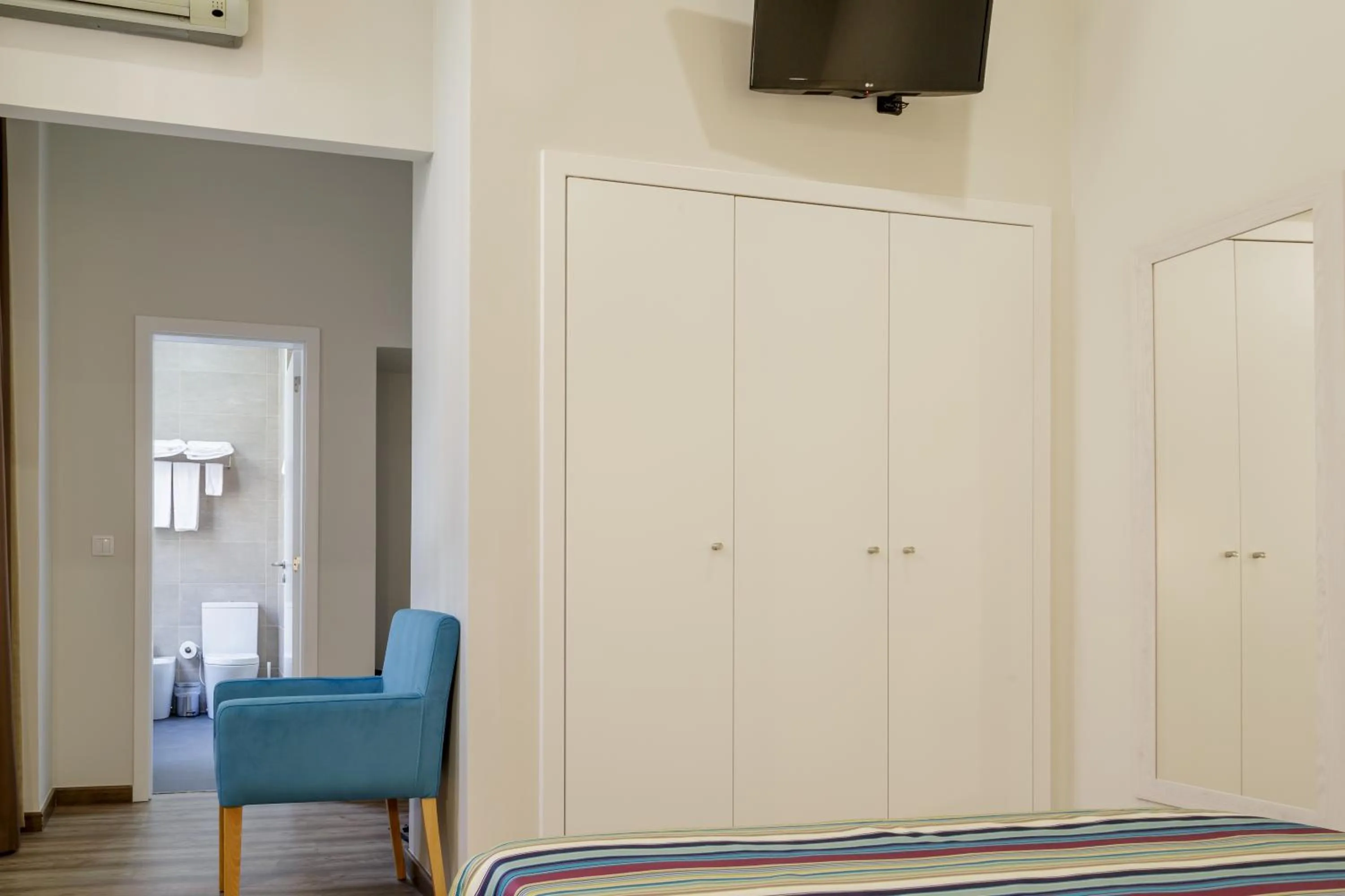 Bedroom, Bed in Porto Domus Hotel