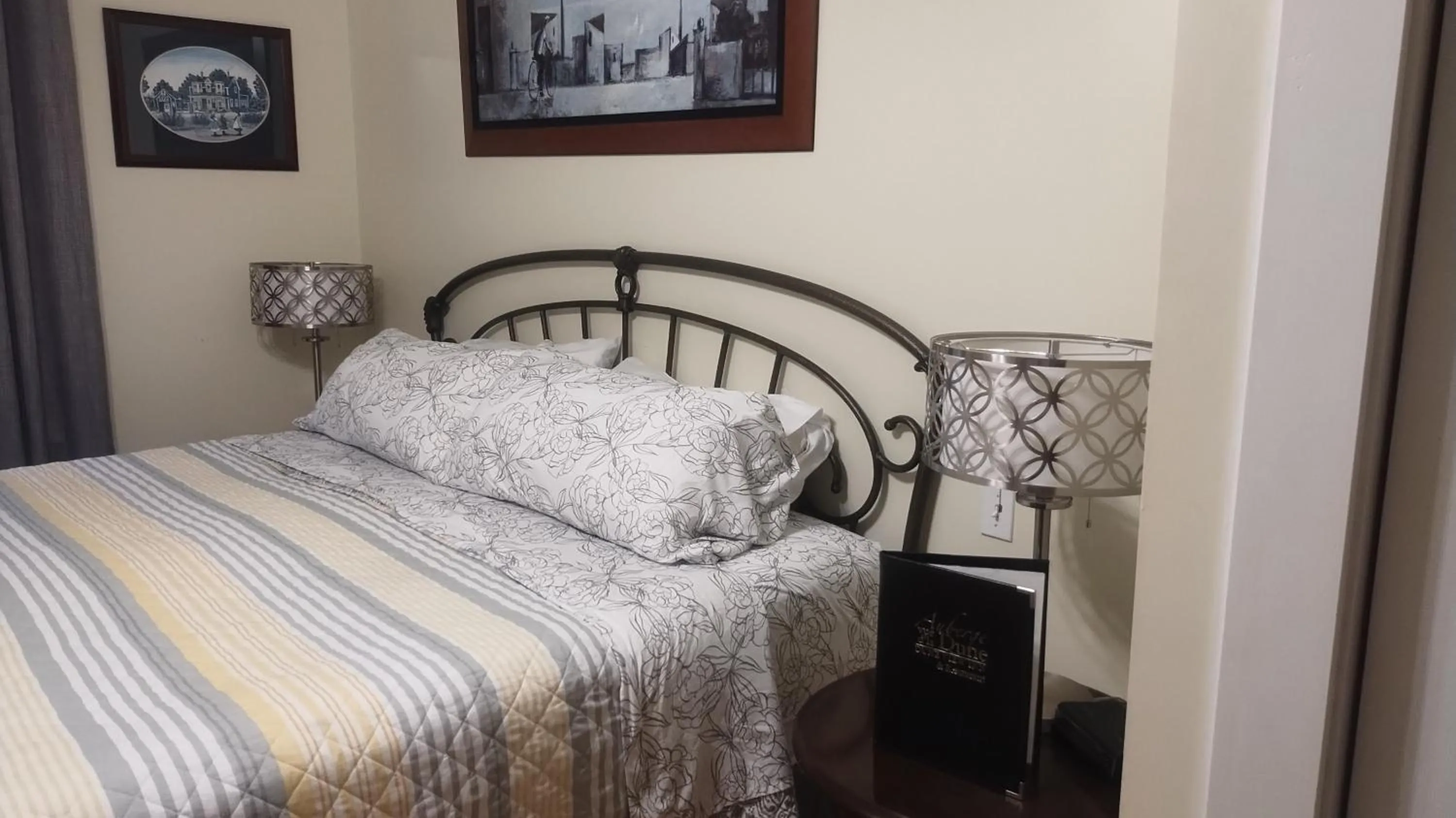 Bed in Auberge Vue d'la Dune - Dune View Inn