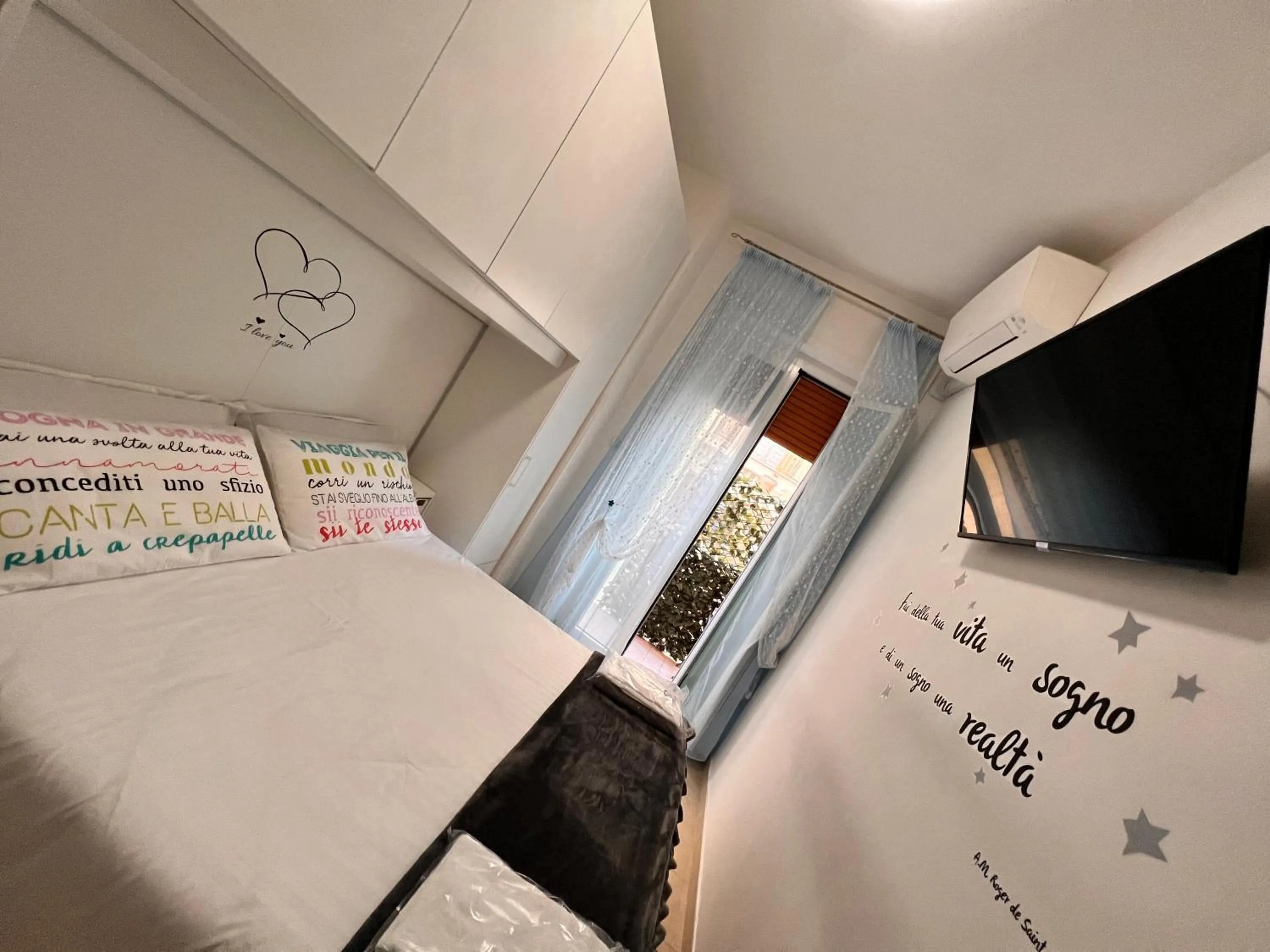 Bedroom, Bed in Mare D’amare