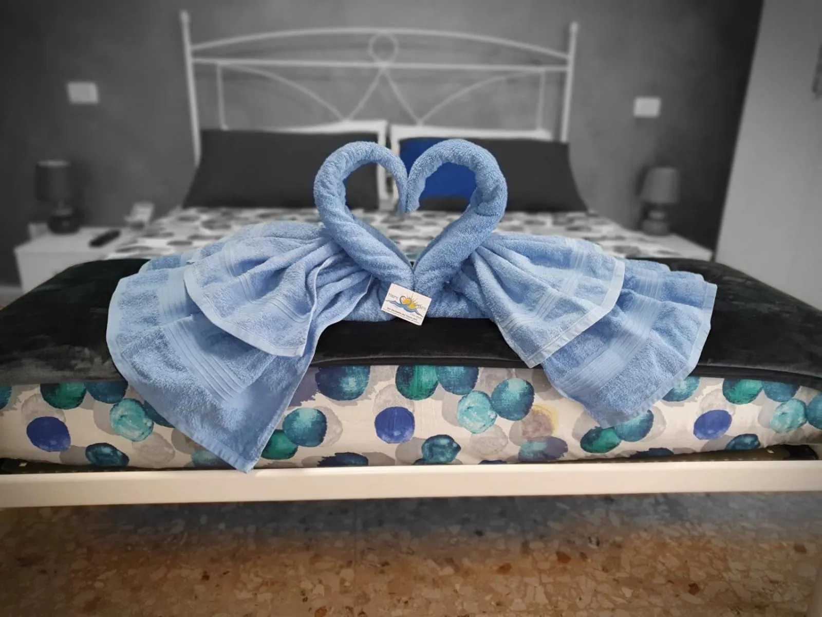 towels, Bed in Mare D’amare