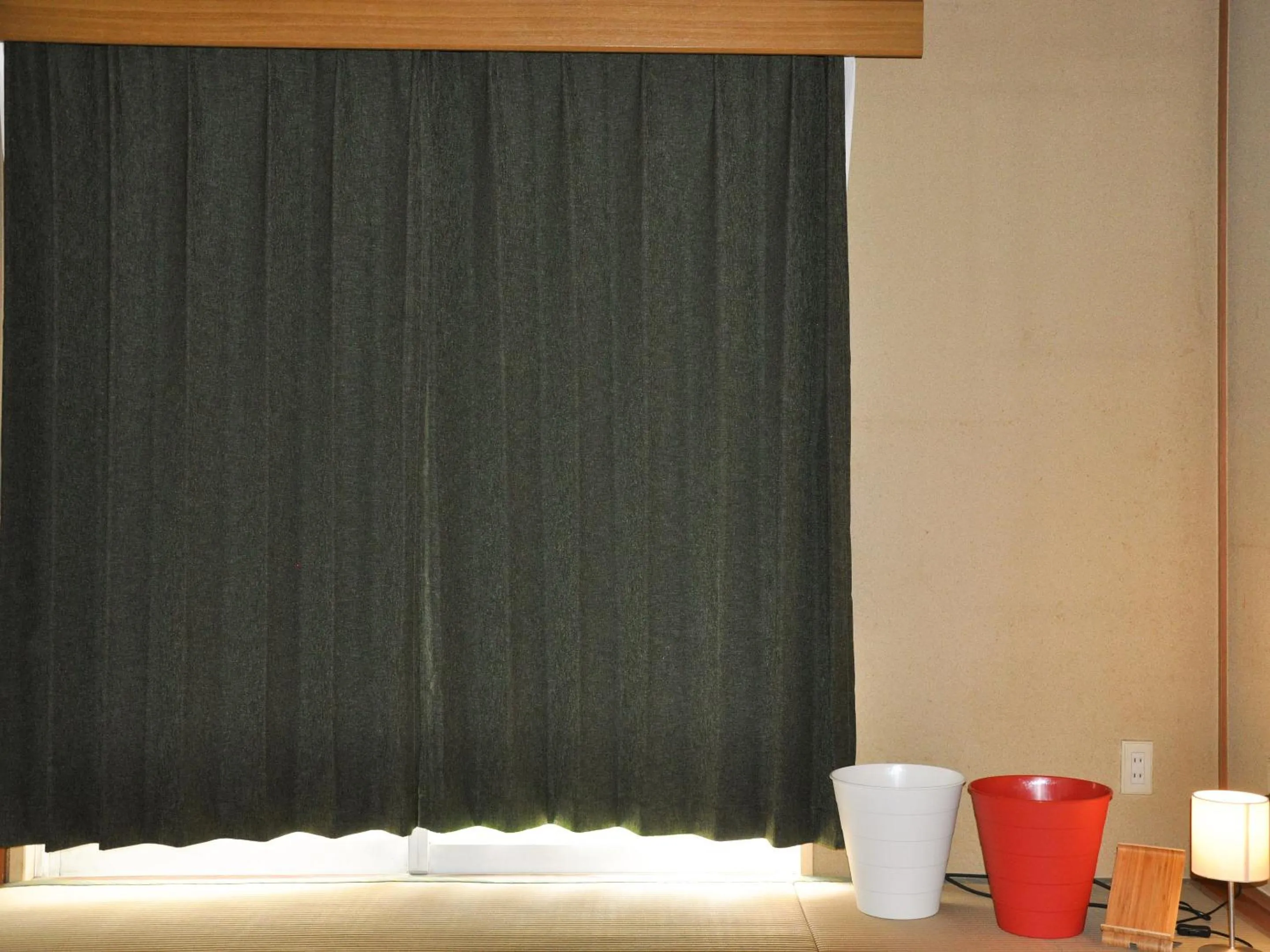 Photo of the whole room, Bed in Tuktuk House