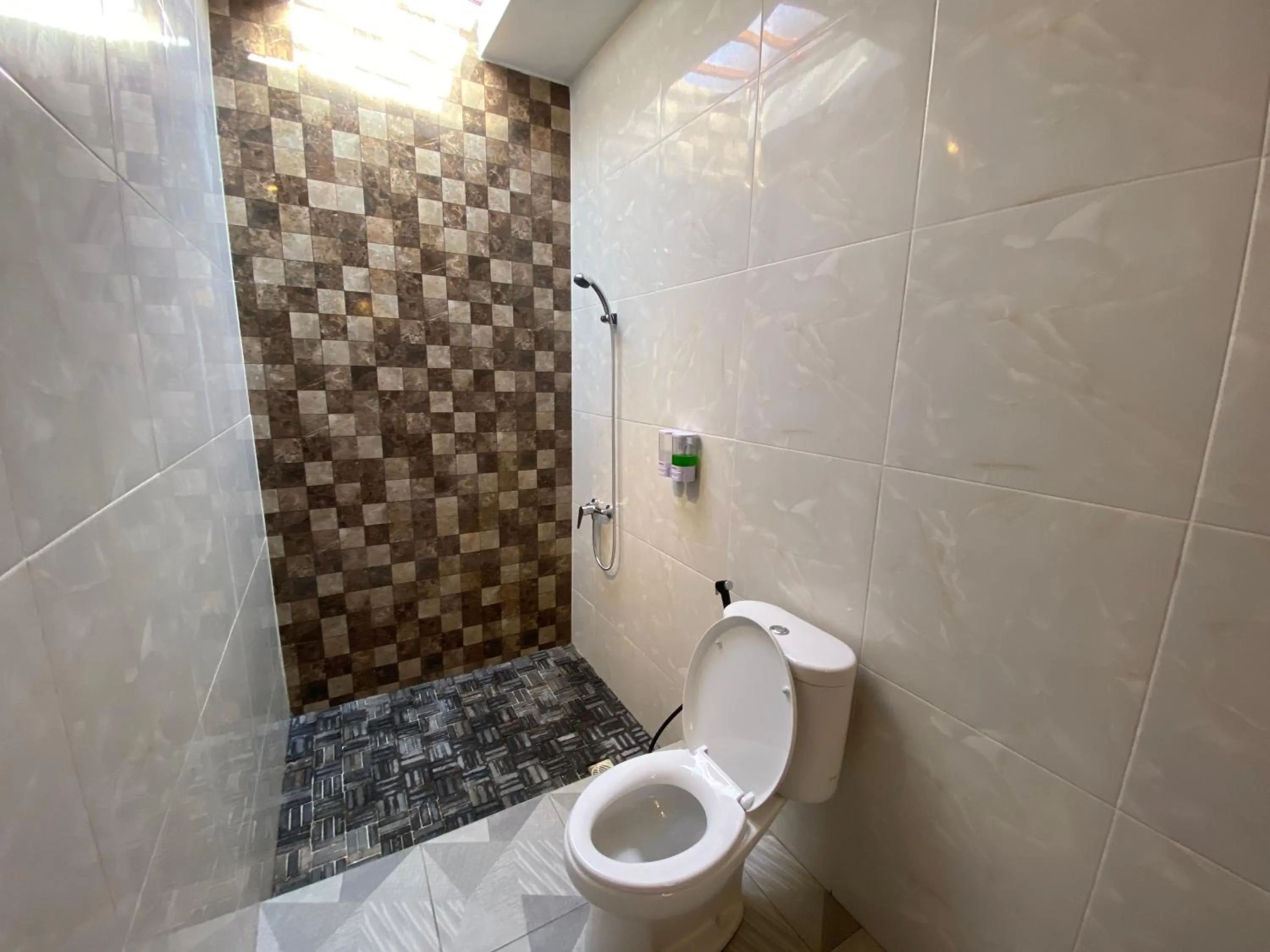 Shower in Pattri Garden Lembongan