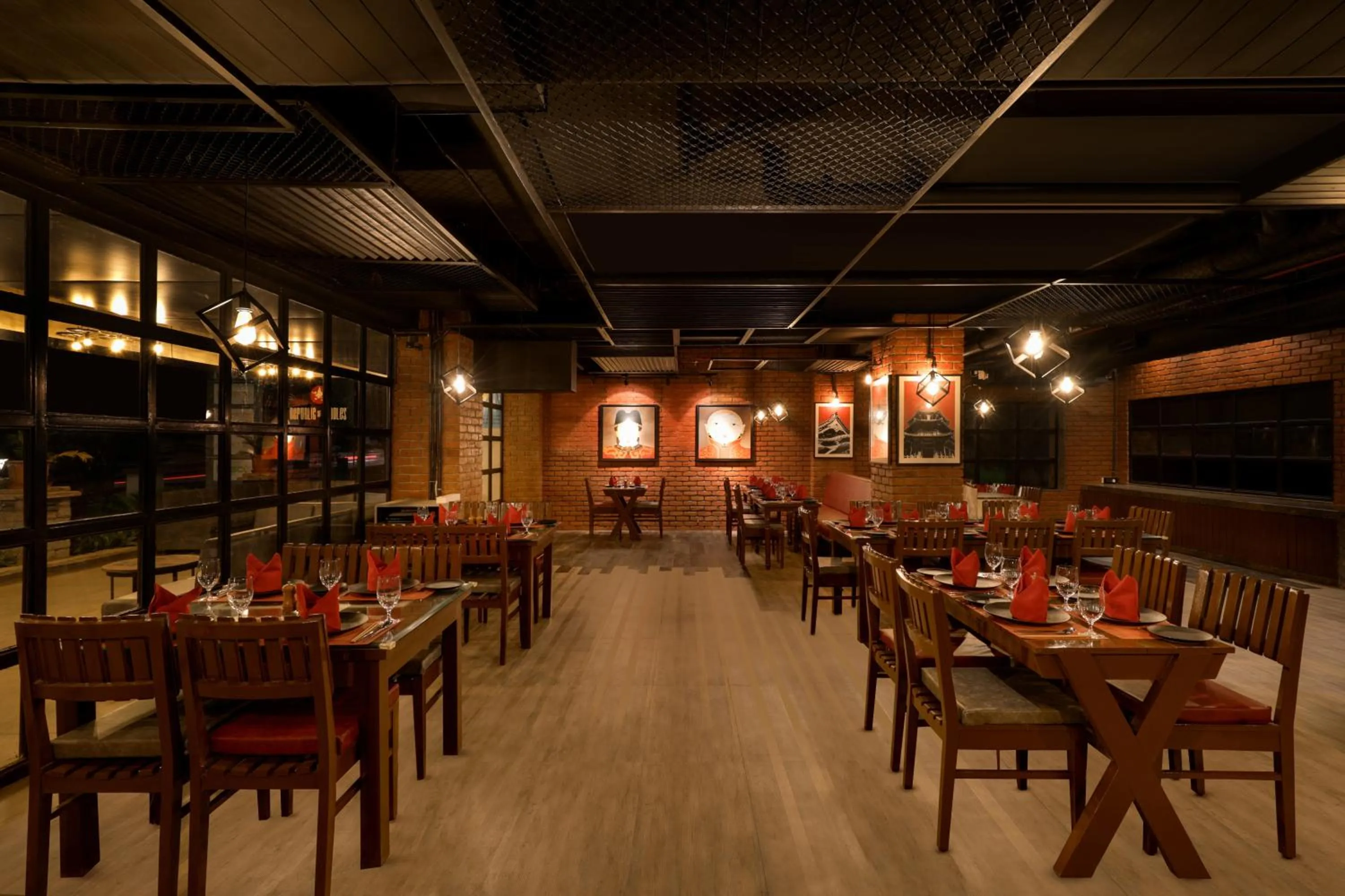 Restaurant/places to eat in Lemon Tree Hotel, Hubli