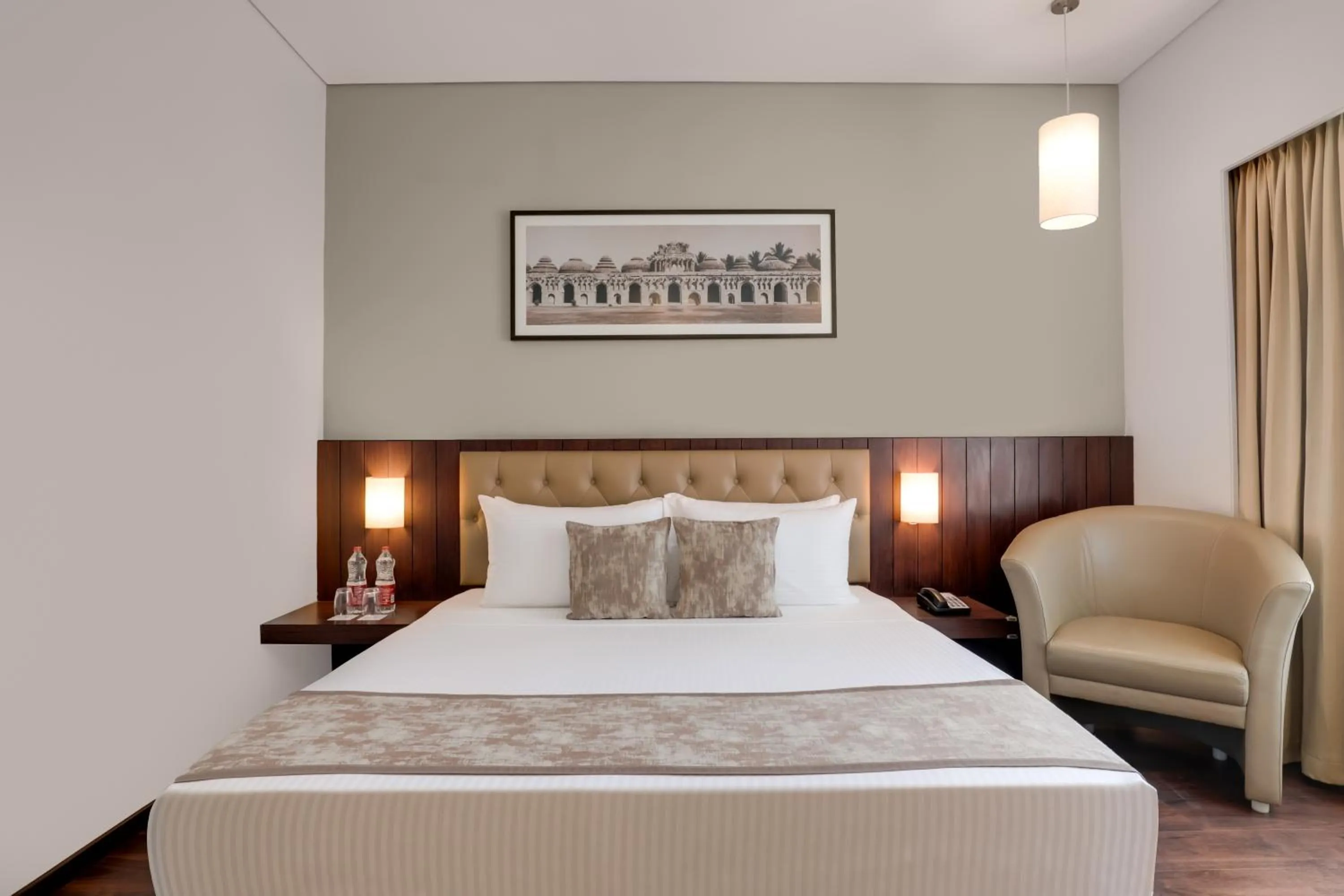 Bed in Lemon Tree Hotel, Hubli