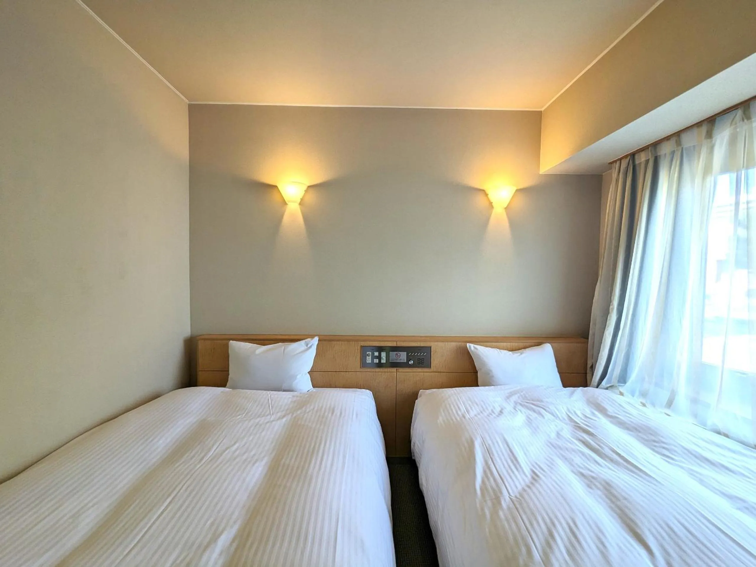 Photo of the whole room, Bed in Kenchomae Green Hotel