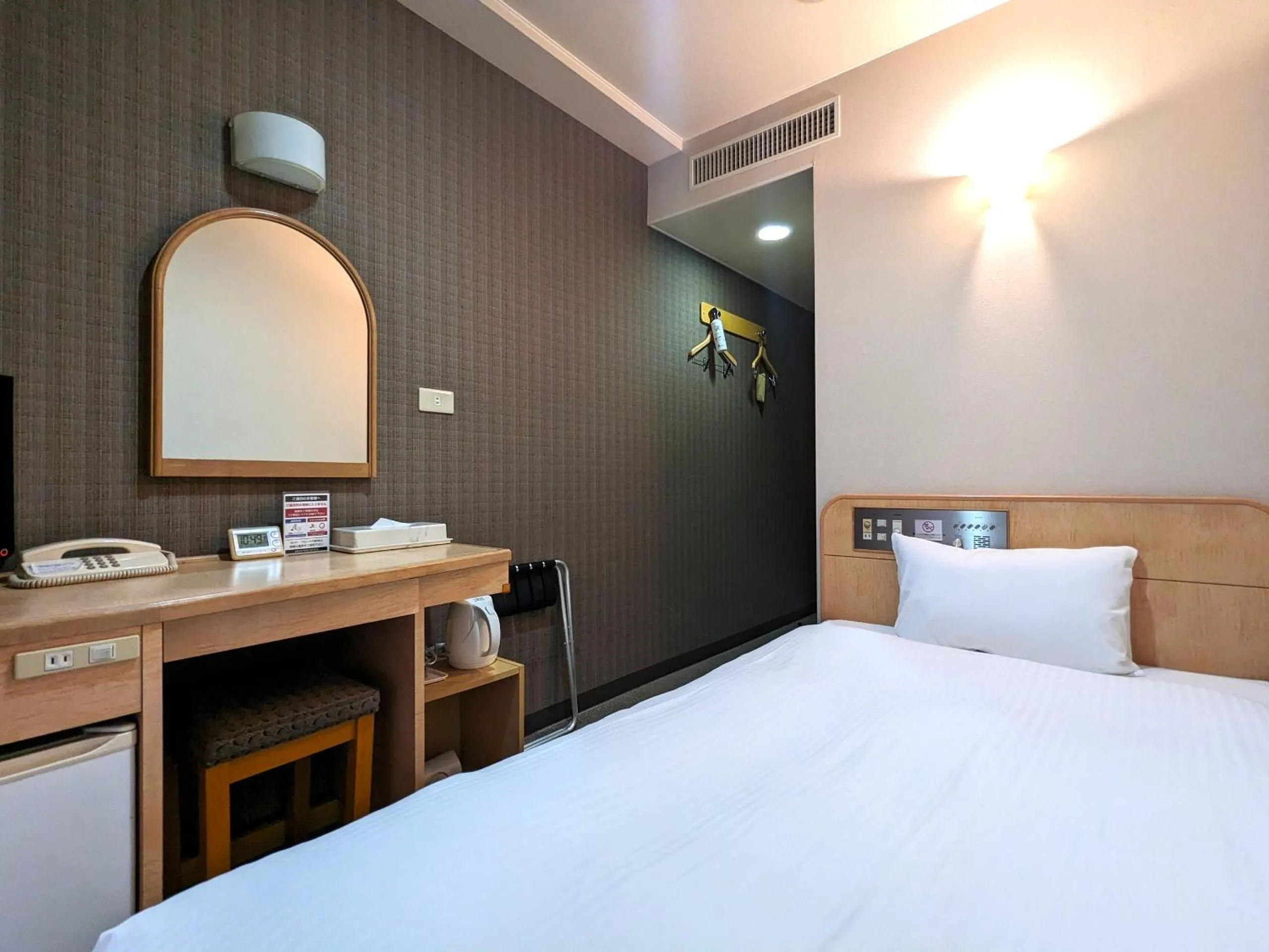 Photo of the whole room, Bed in Kenchomae Green Hotel