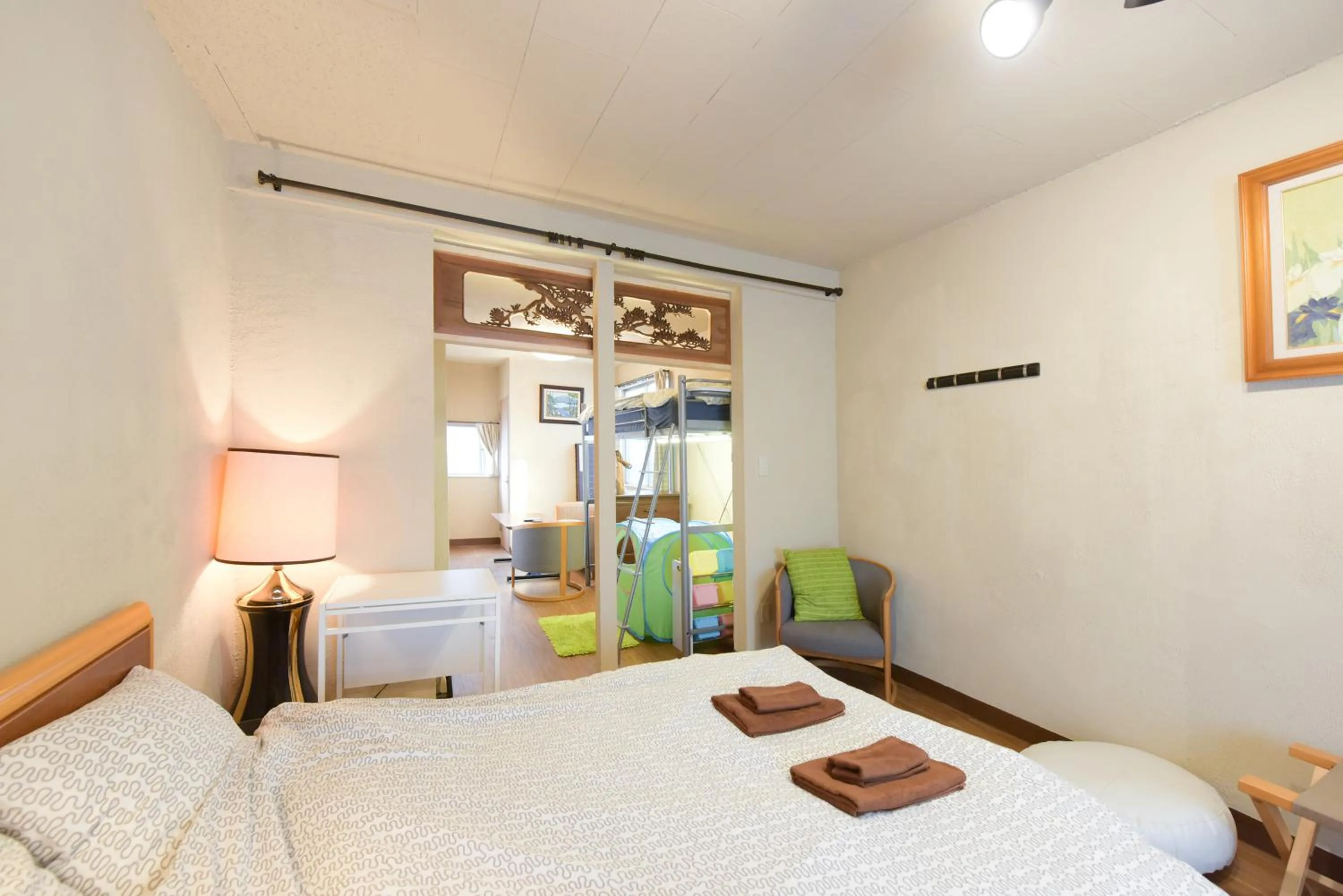 Bedroom, Bed in Yoyogi House
