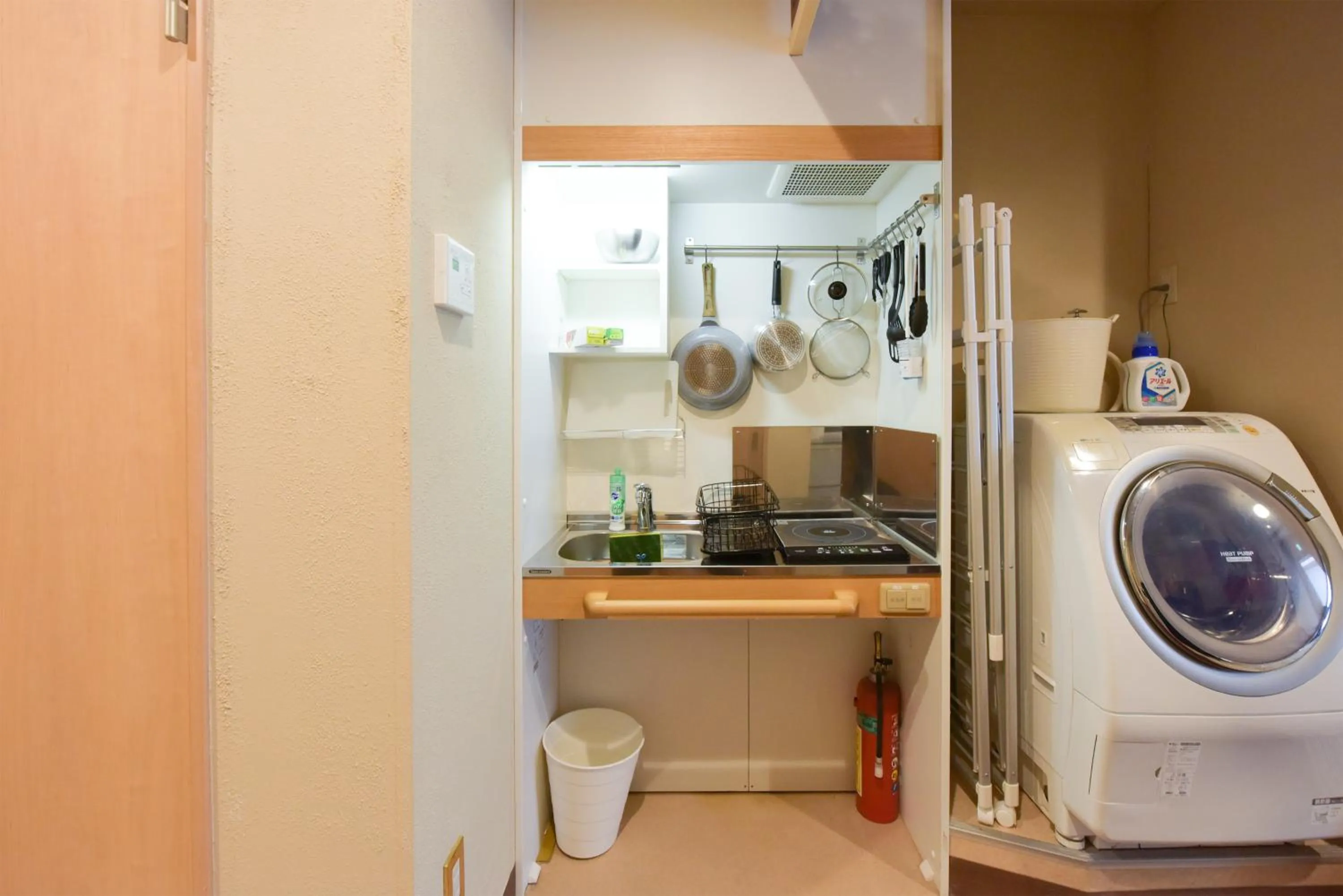 Kitchen or kitchenette in Yoyogi House