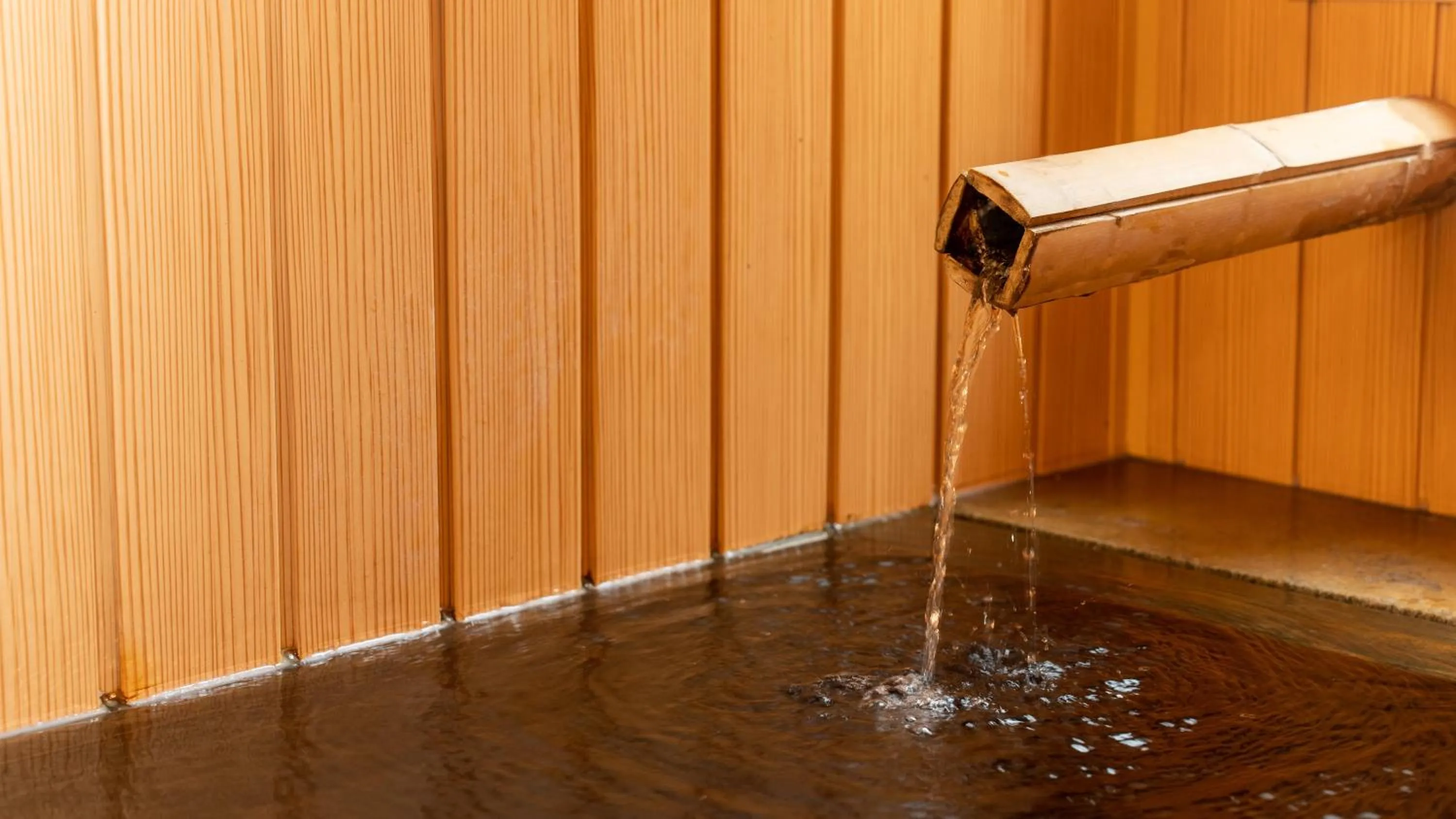 Public Bath in Andaikan