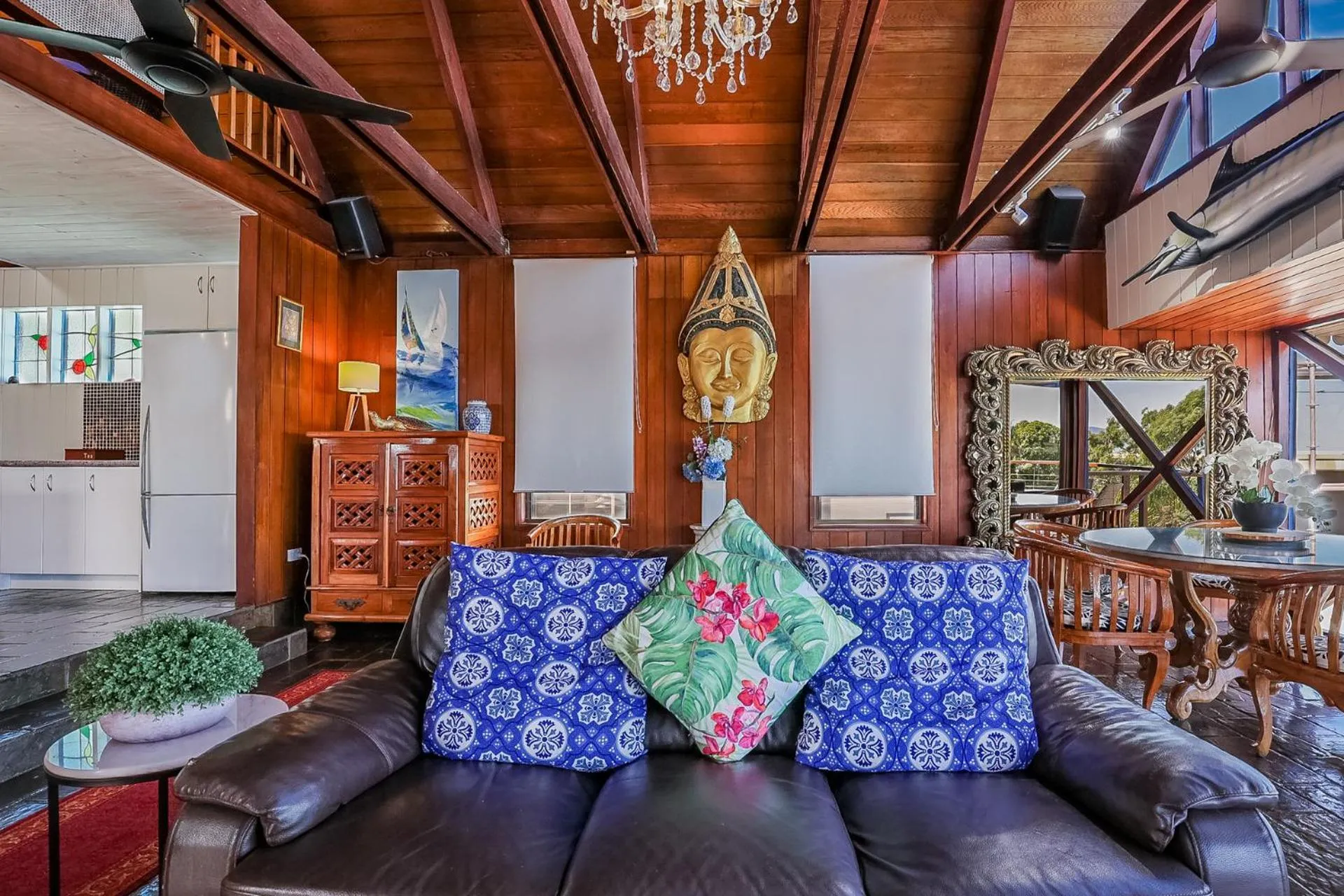 Living room in 1770 Sovereign Lodge Retreat