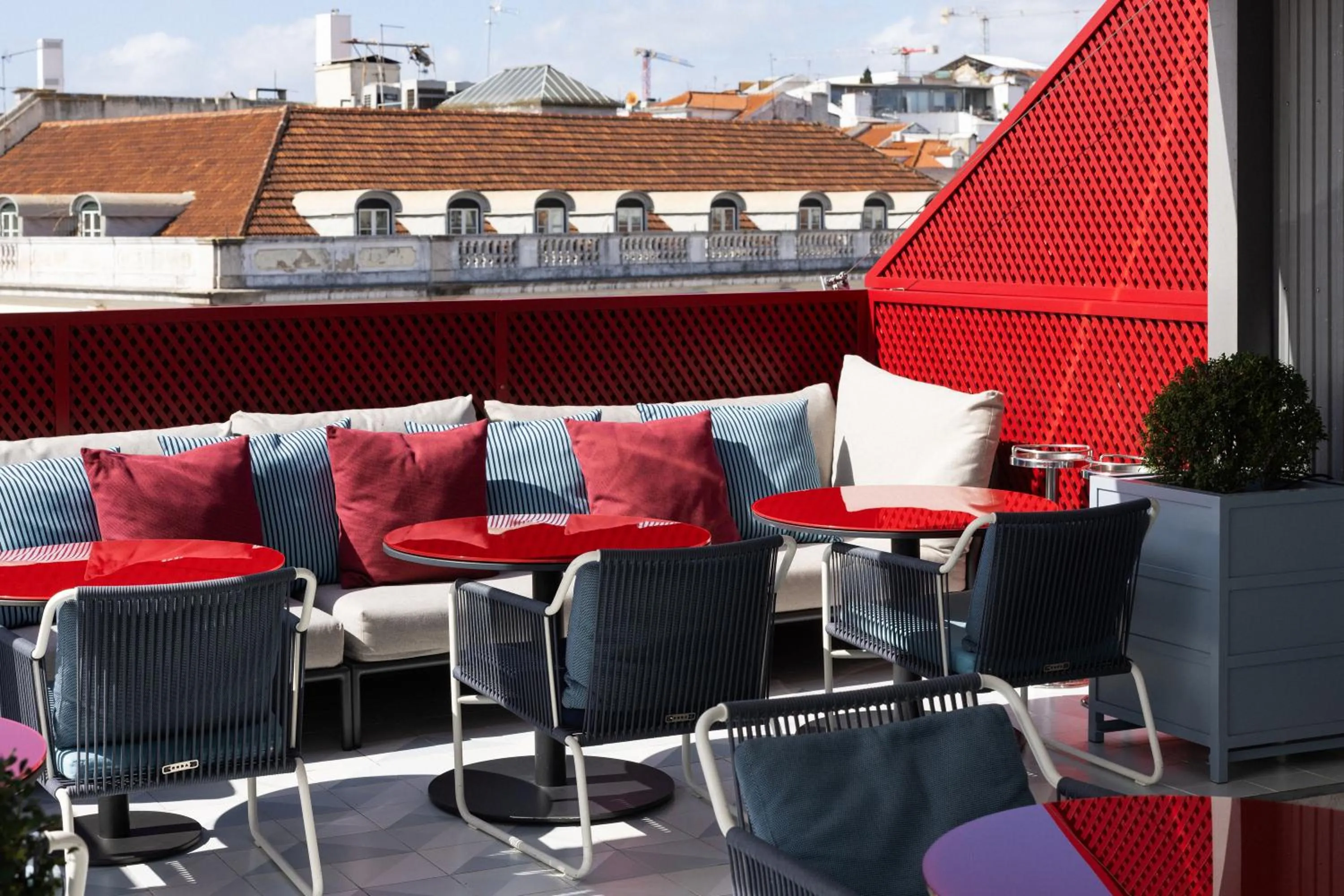 Day in Bairro Alto Hotel