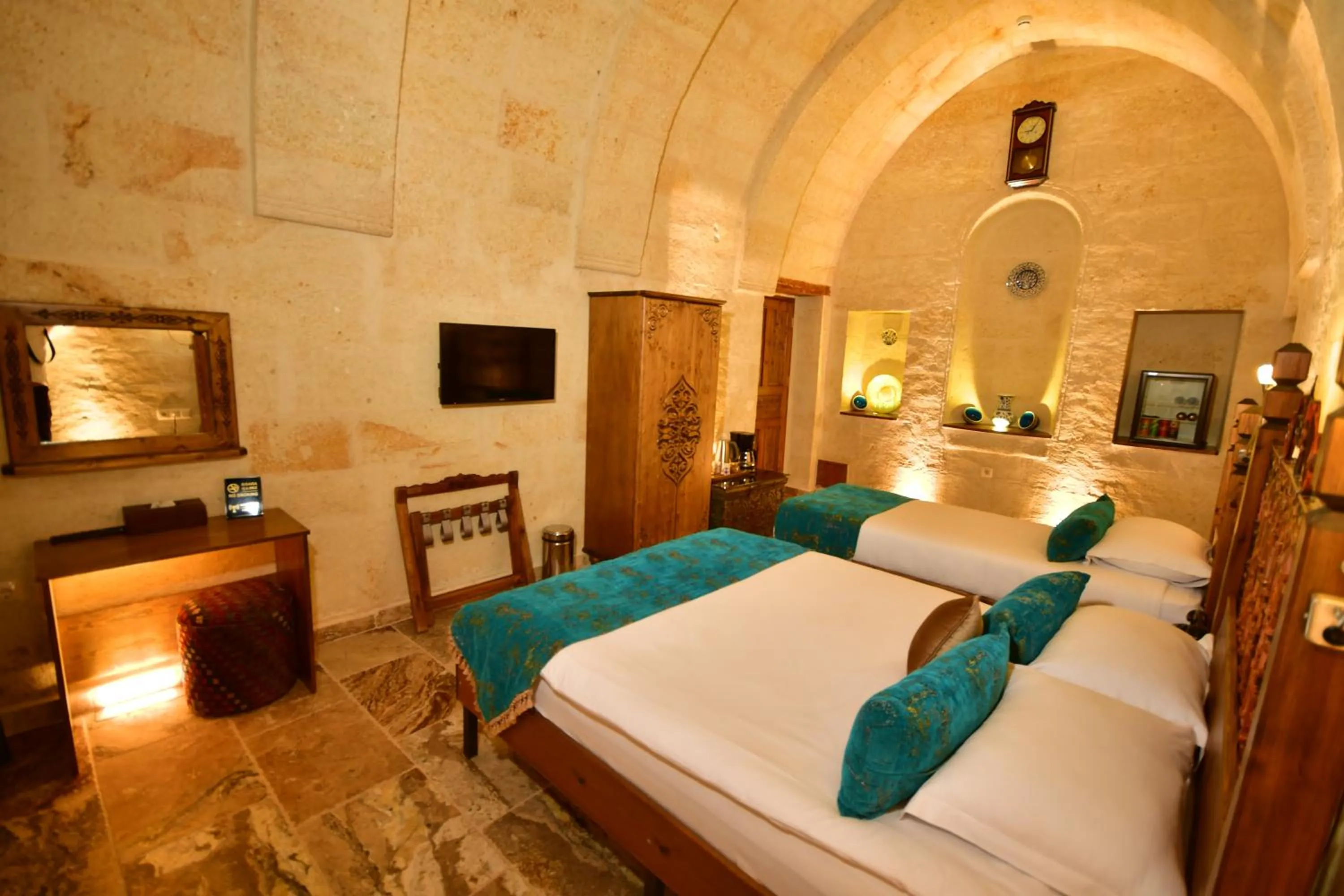 Photo of the whole room, Bed in NOSTALJİ CAVE SUİT HOTEL