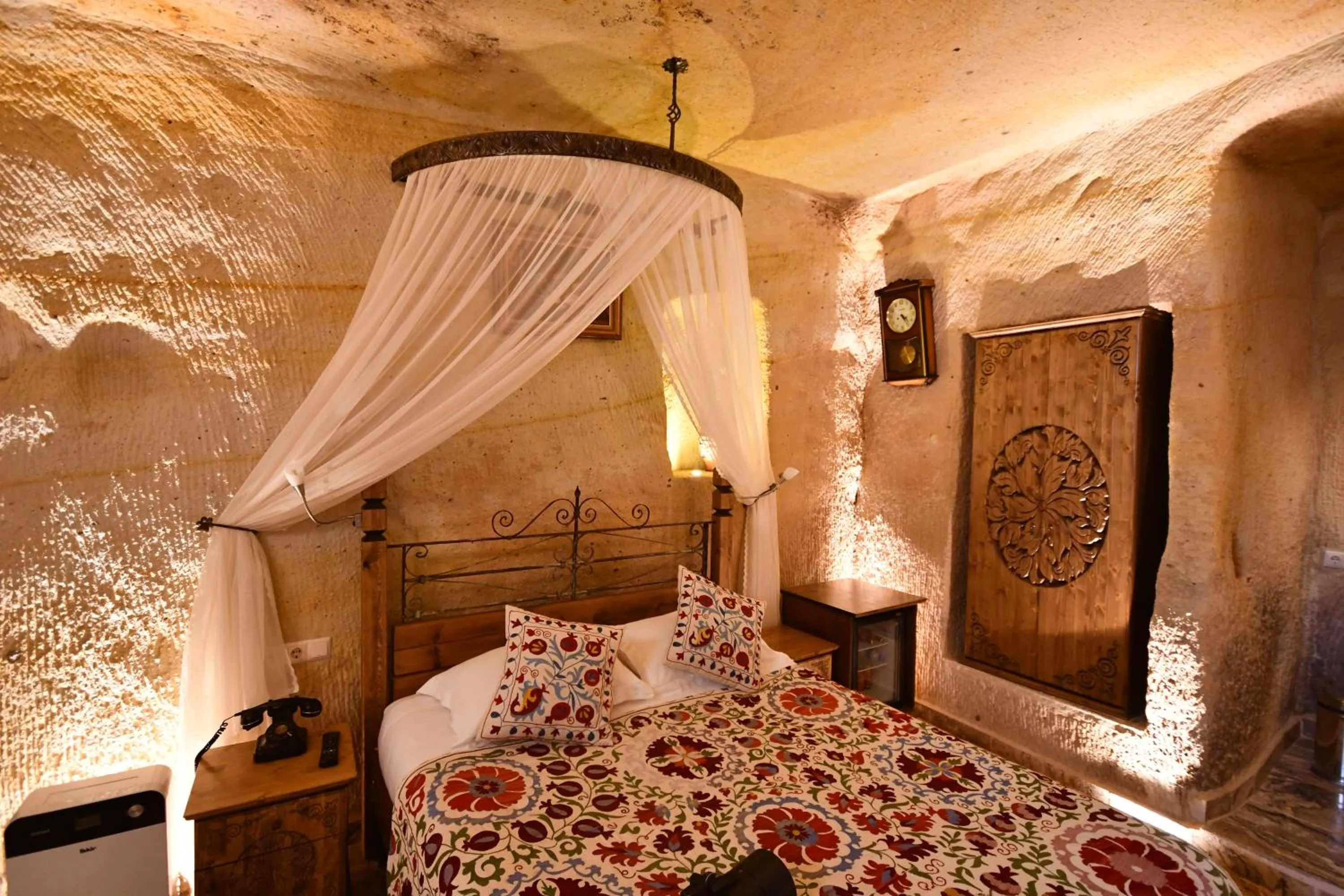 Photo of the whole room, Bed in NOSTALJİ CAVE SUİT HOTEL