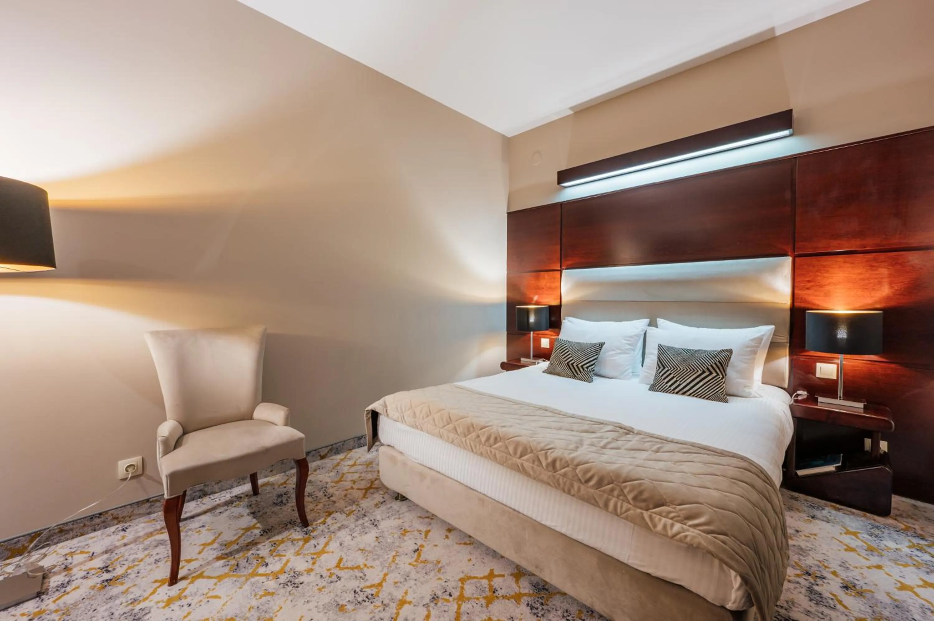 Bed in L`Art Hotel Carei