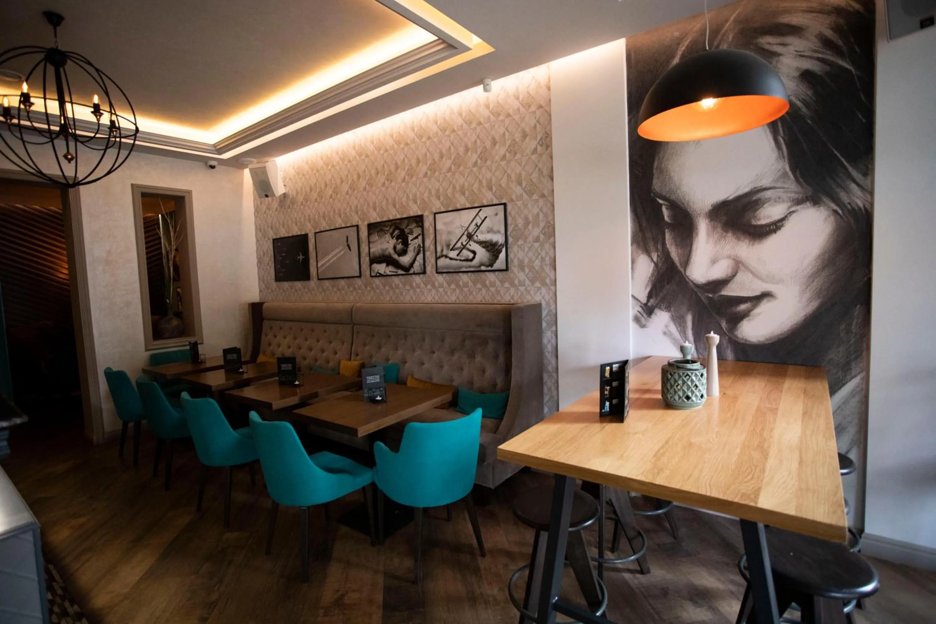 Restaurant/places to eat in L`Art Hotel Carei