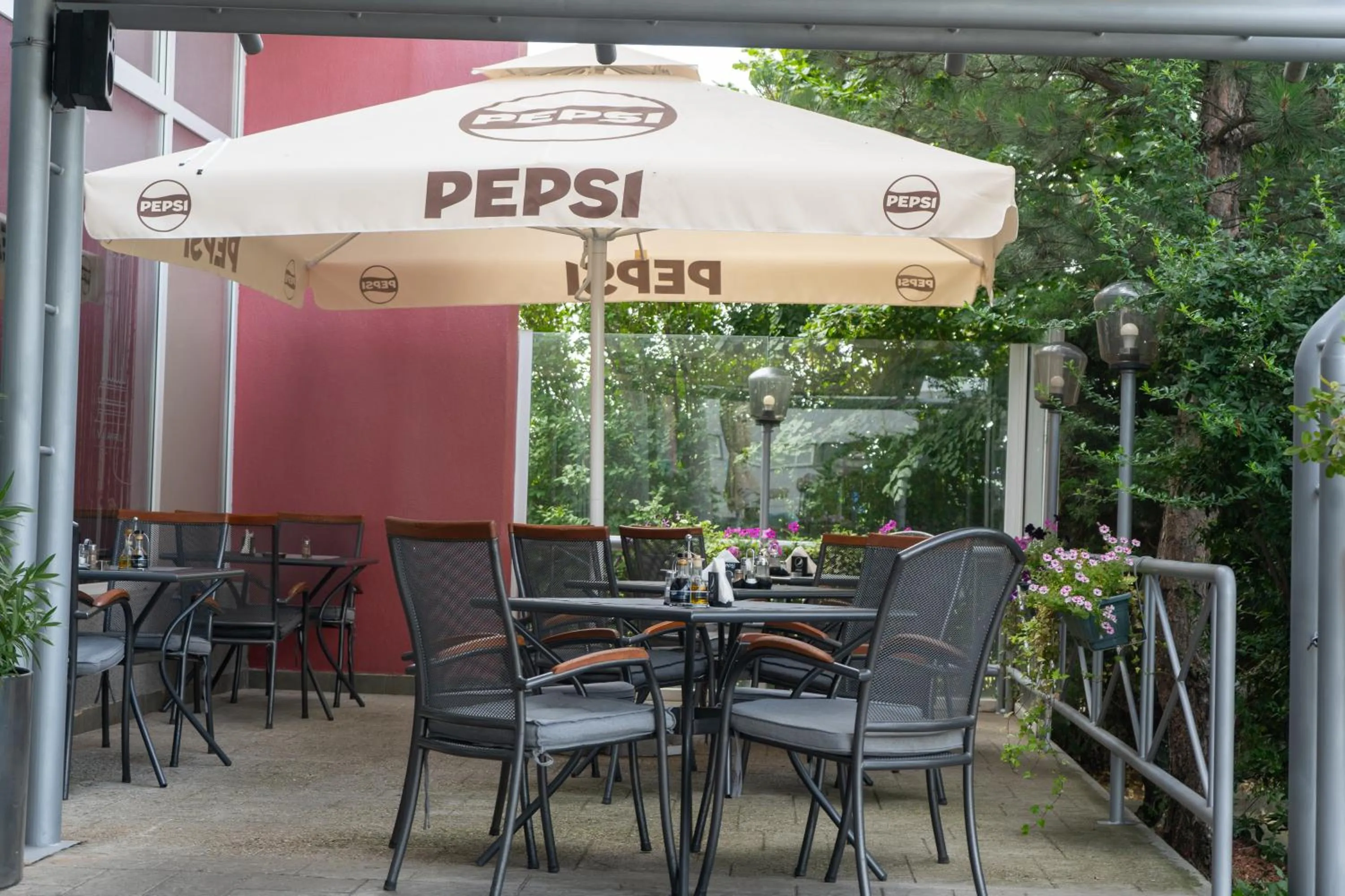 Restaurant/places to eat in Hotel Aurelia