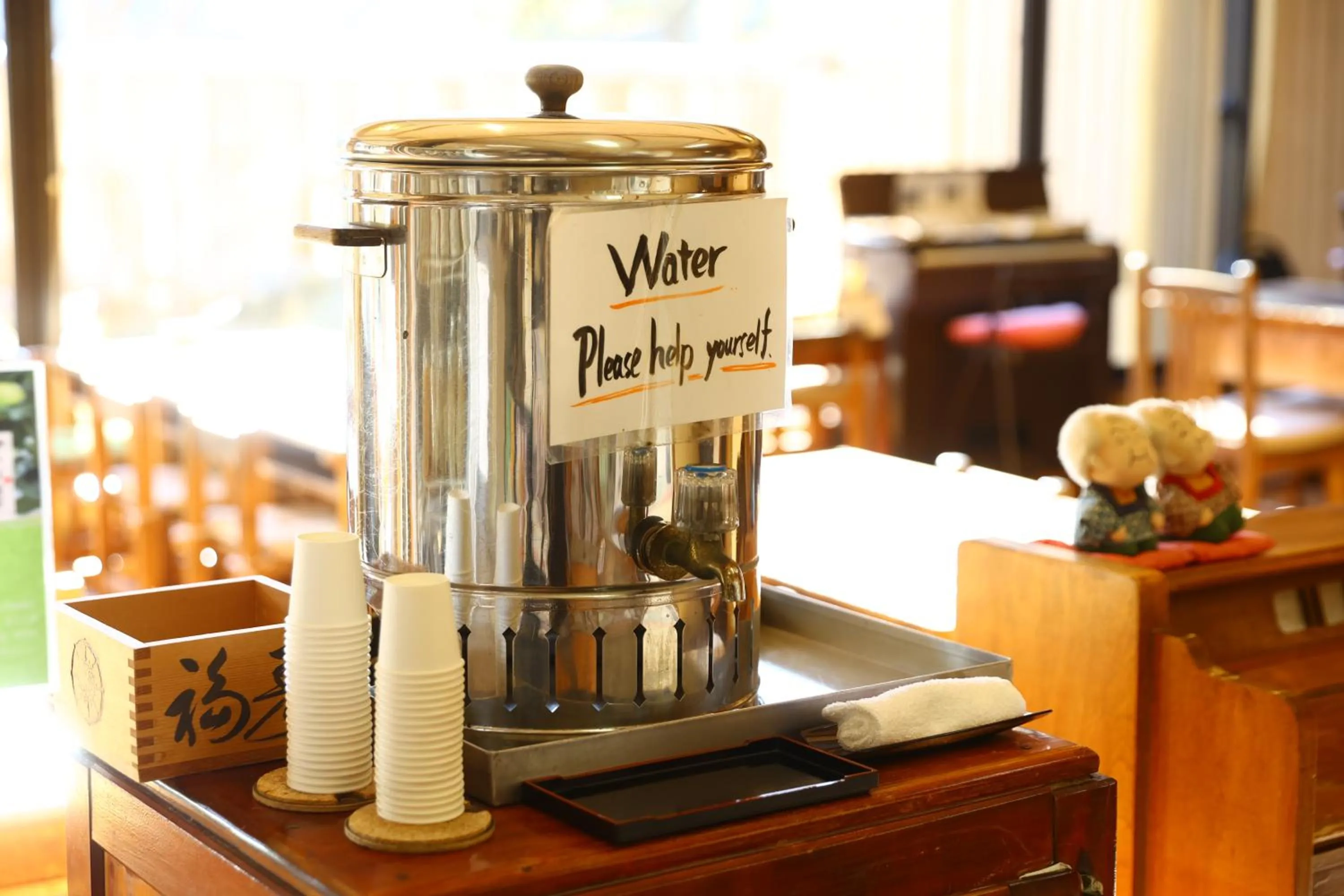 Communal lounge/ TV room in Shibu Hotel