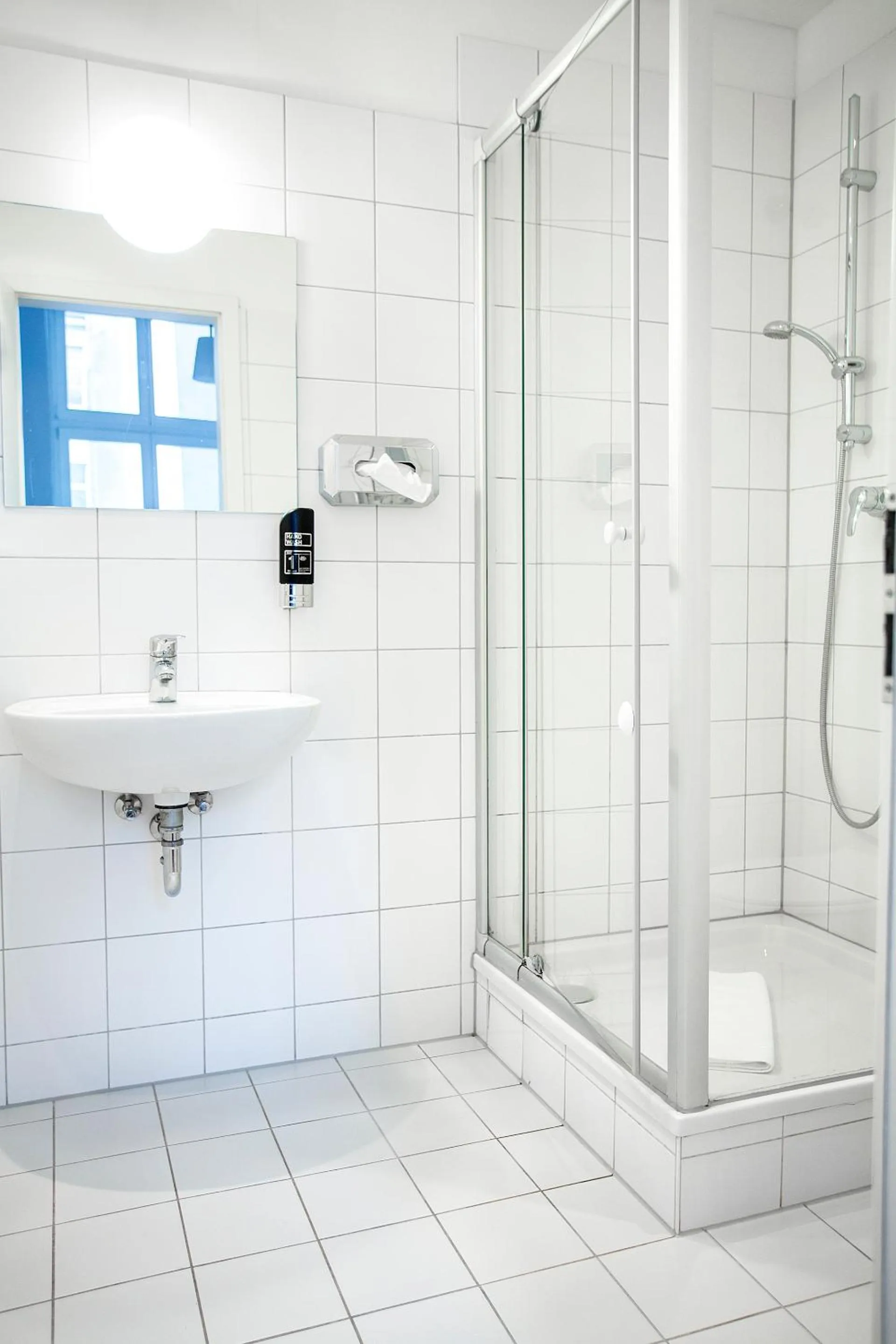 Shower in Pension Peters – Das andere Hotel