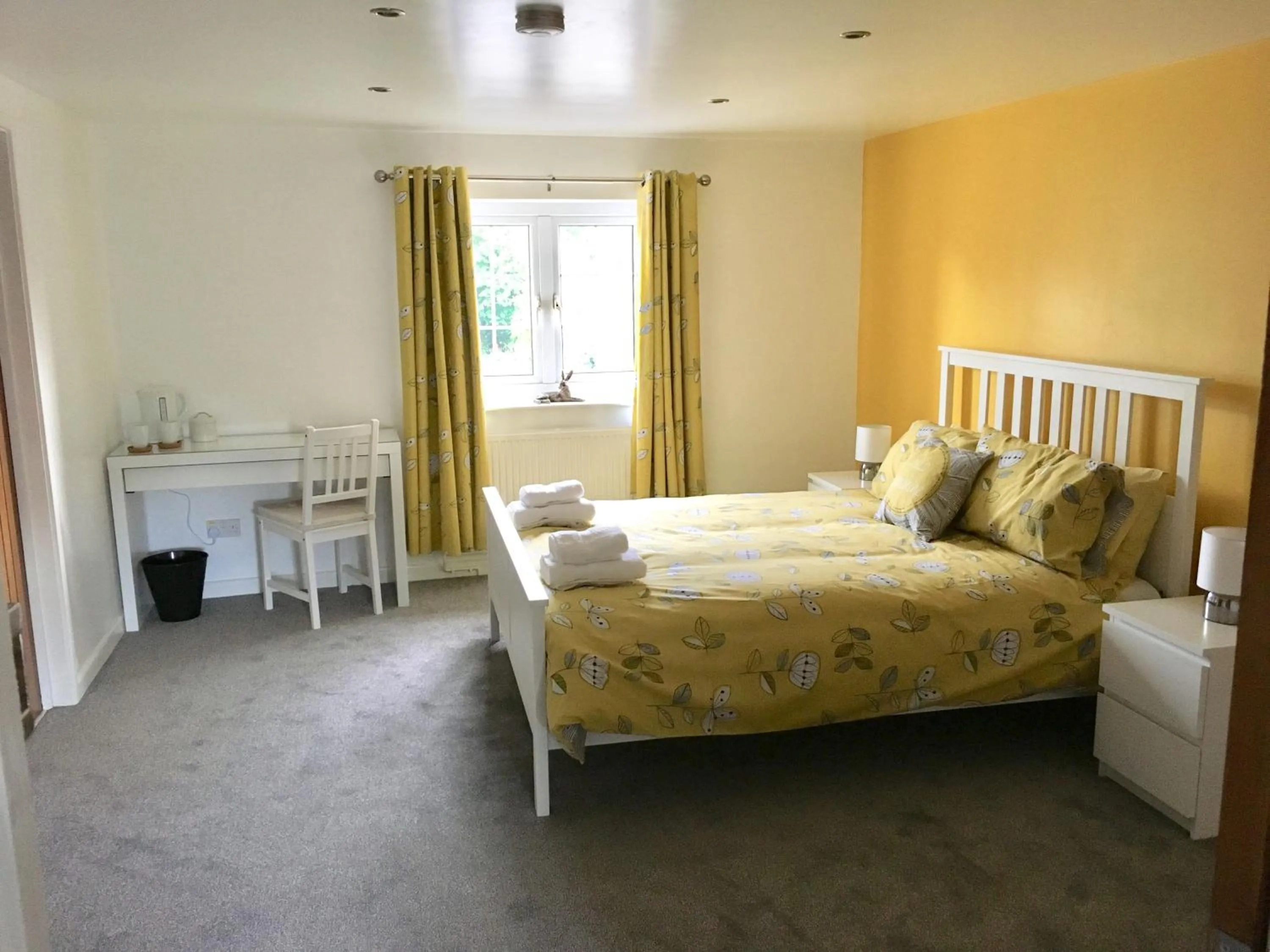 Bed in The Sun B&B Rooms