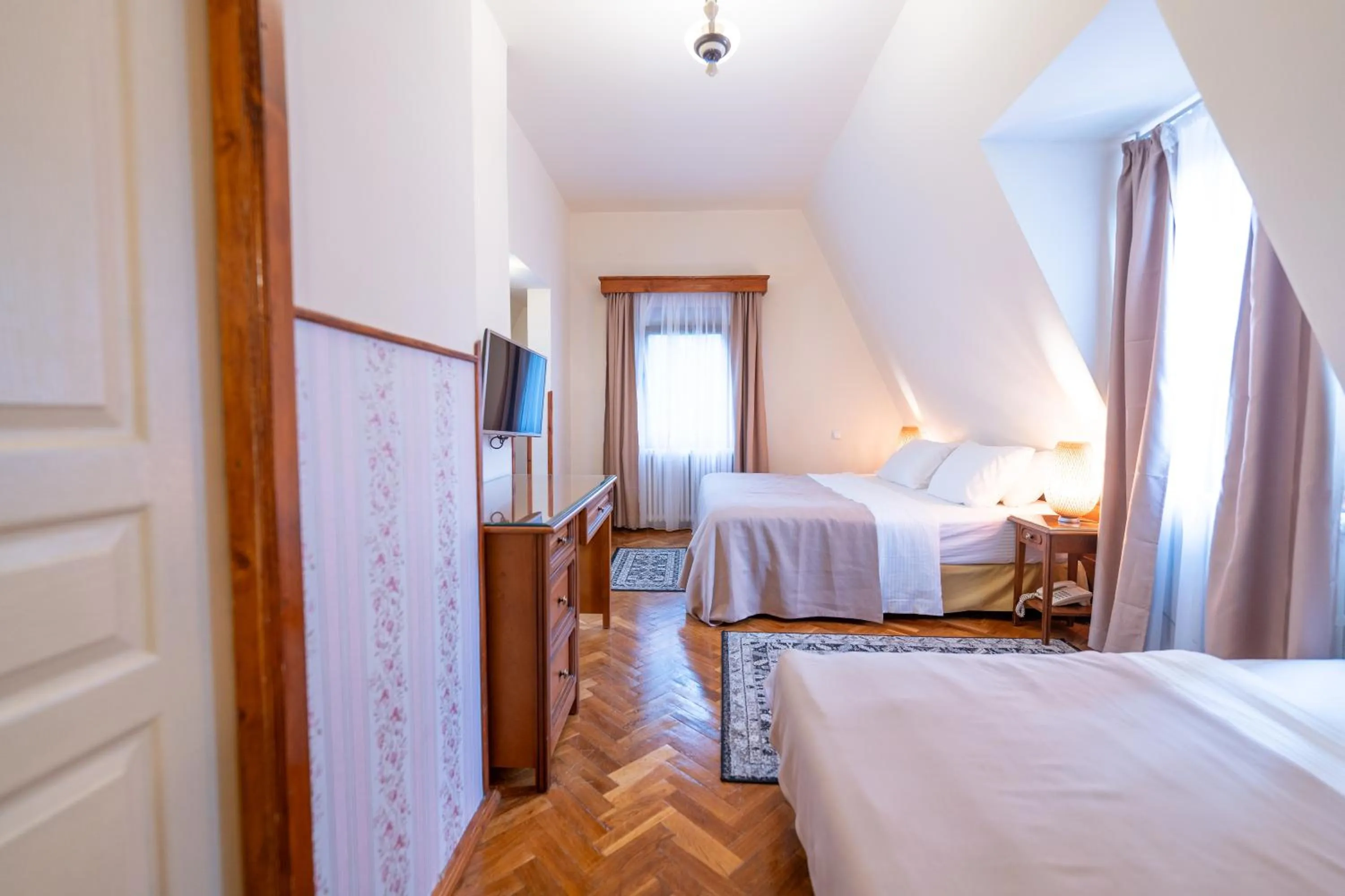 TV and multimedia, Bed in Vila Camelia