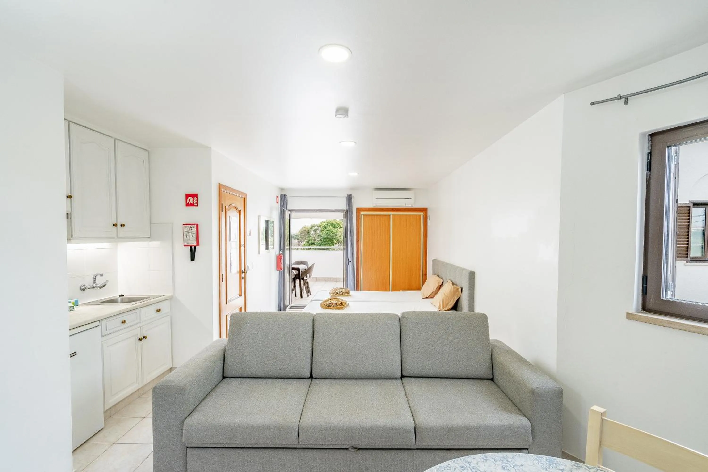 Kitchen or kitchenette in Apartamentos Vale de Carros by Umbral
