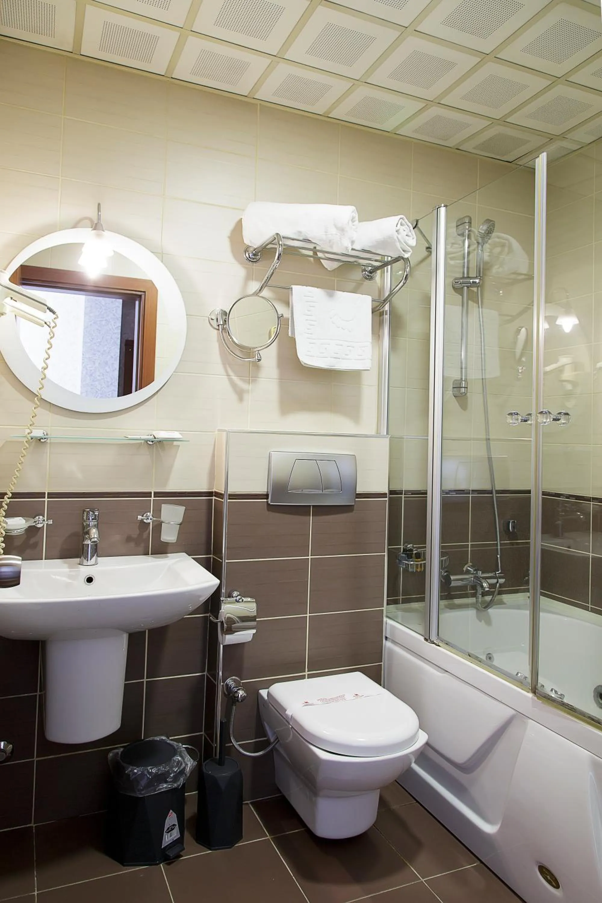 Shower in Vatan Asur Hotel