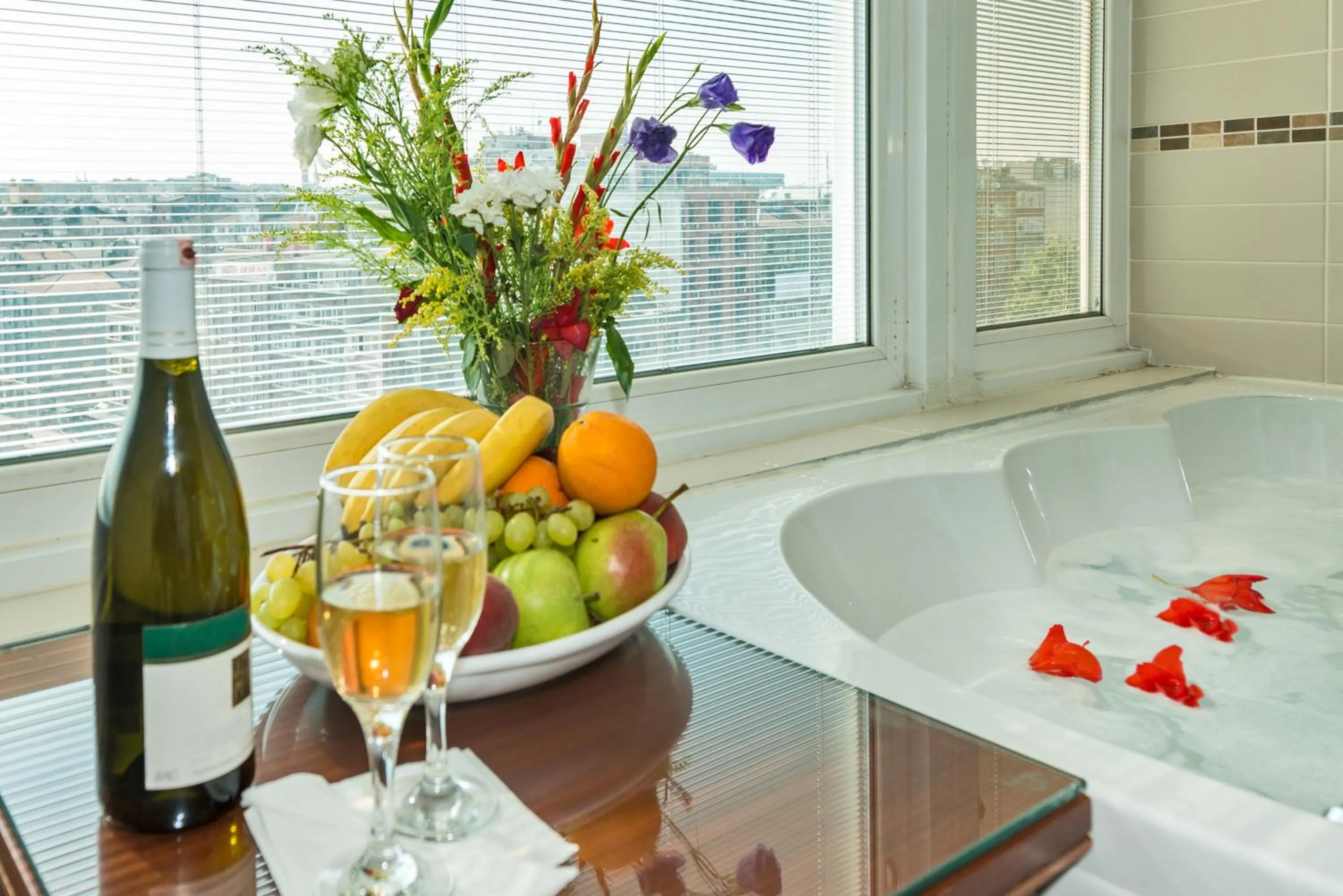 Hot Tub in Vatan Asur Hotel