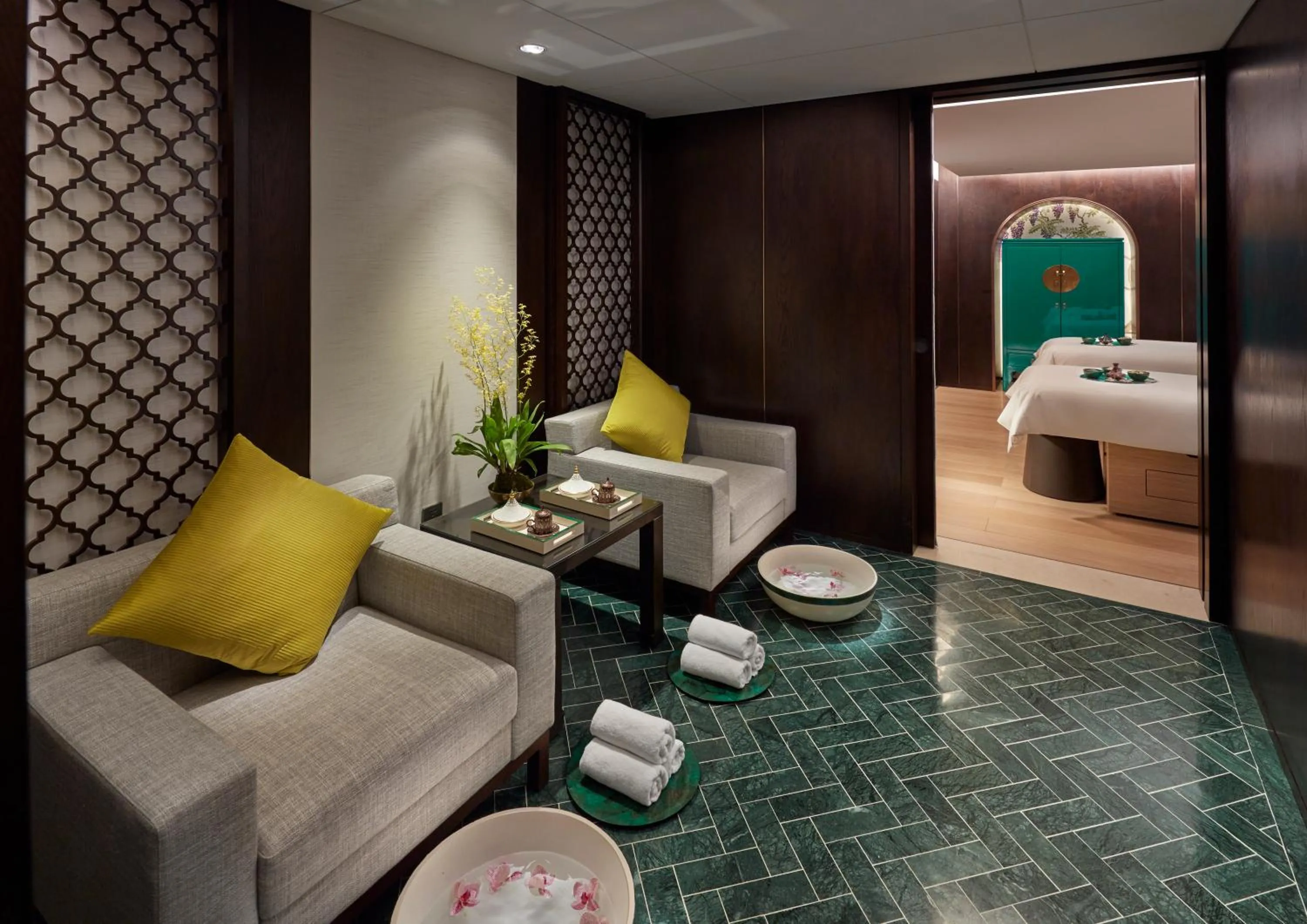 Massage, Bed in Mandarin Oriental Wangfujing, Beijing