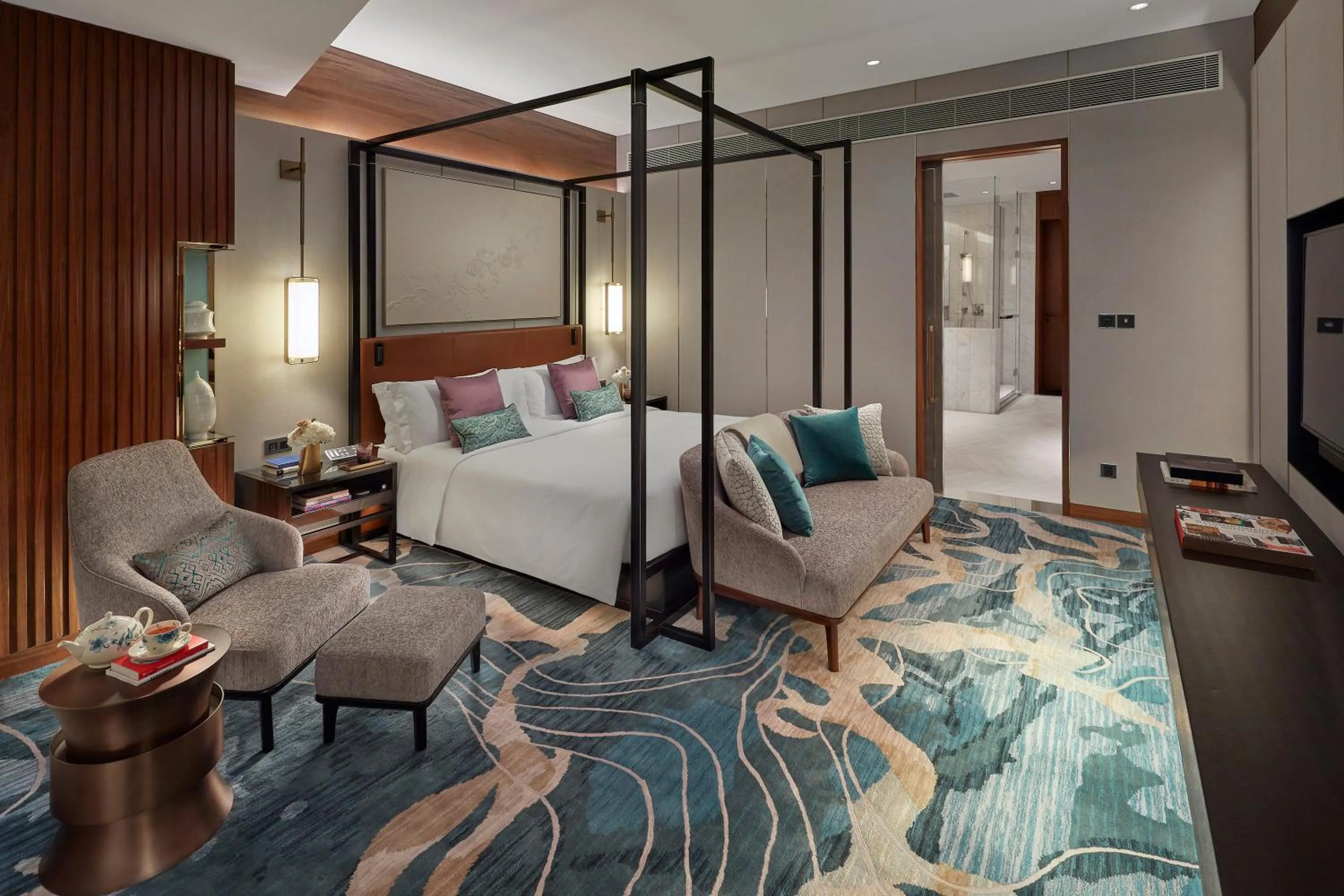 Bedroom, Bed in Mandarin Oriental Wangfujing, Beijing