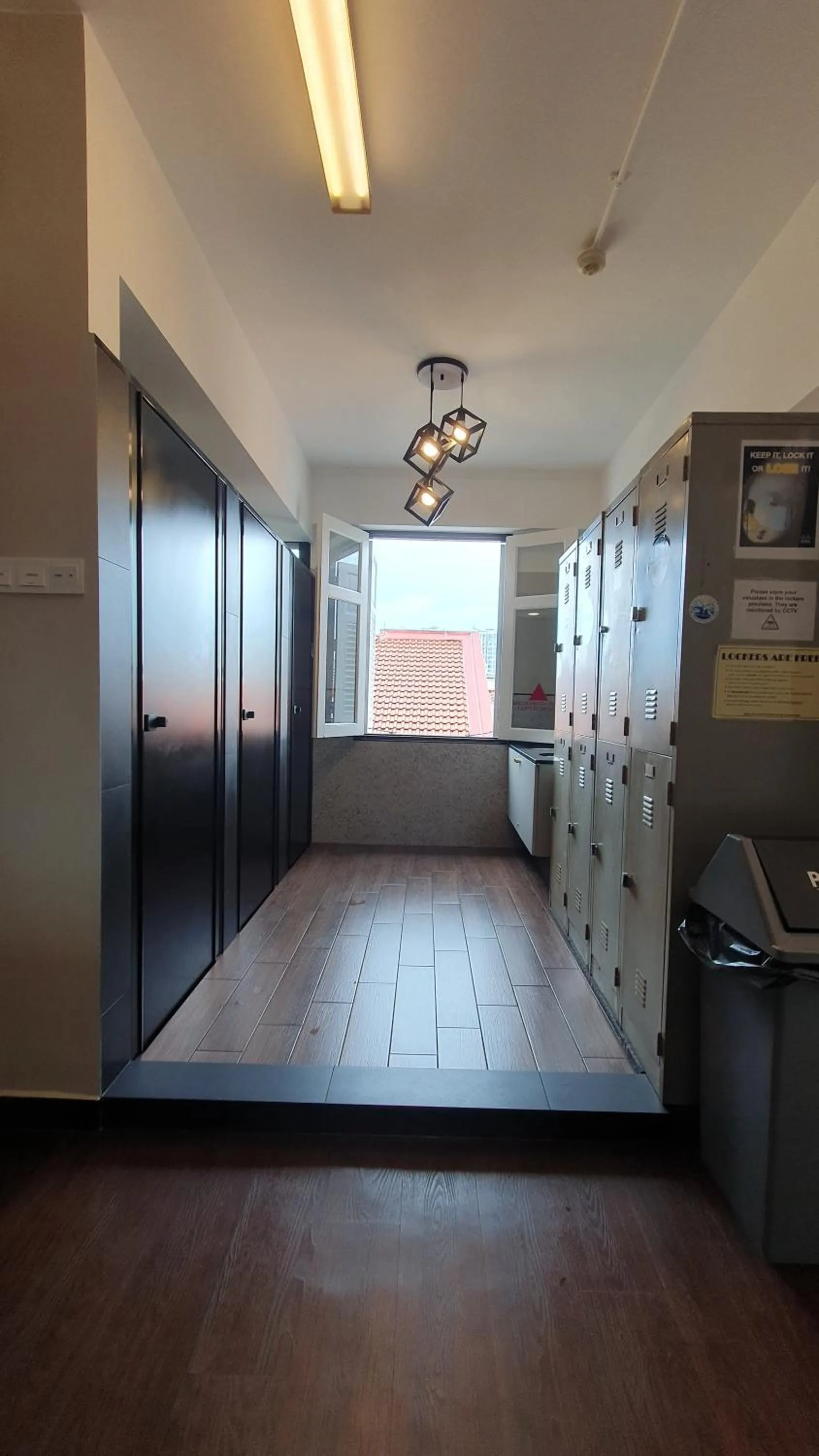 Shower in Betel Box Backpackers Hostel