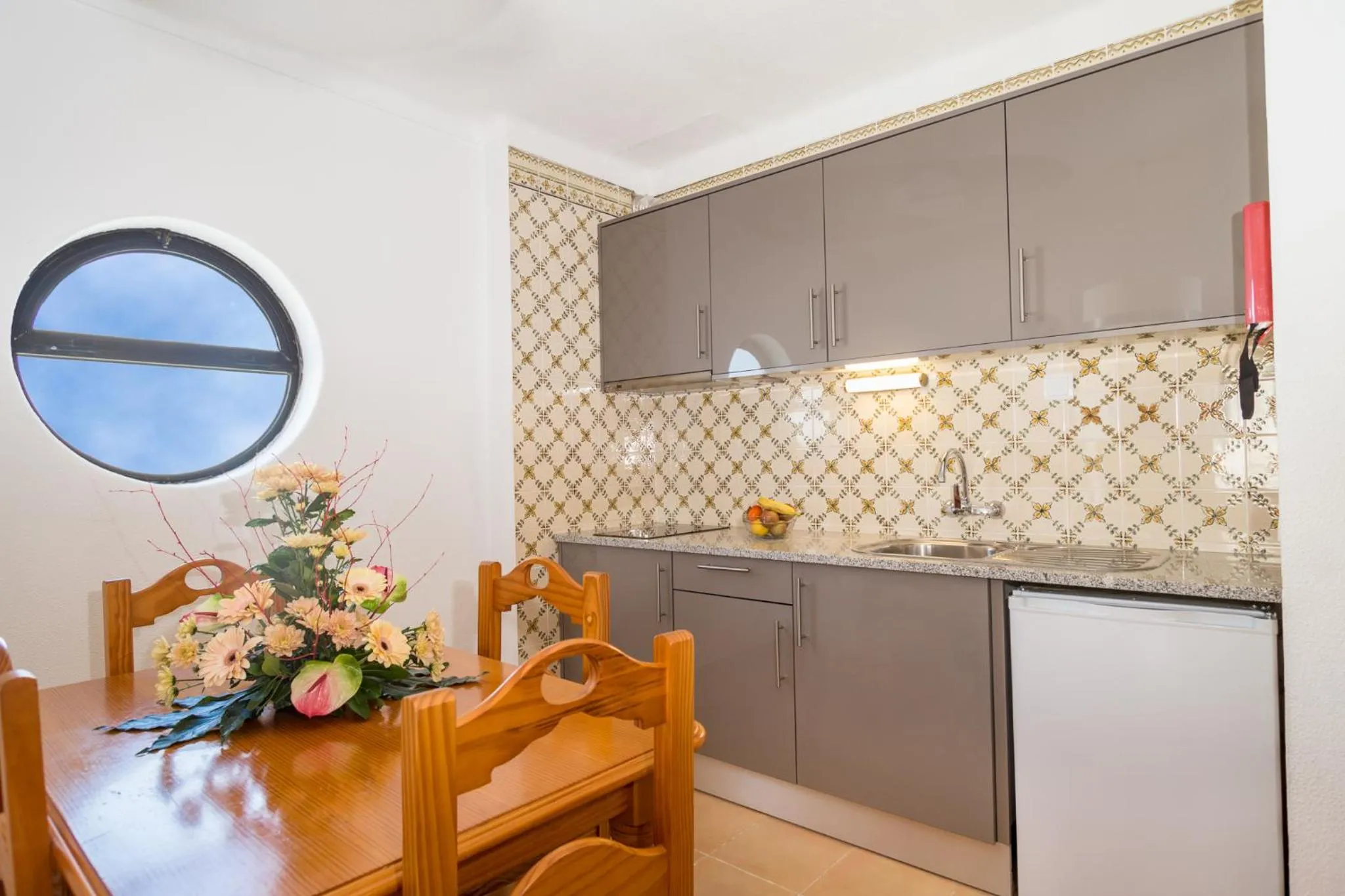 Kitchen or kitchenette in Mirachoro Praia da Rocha