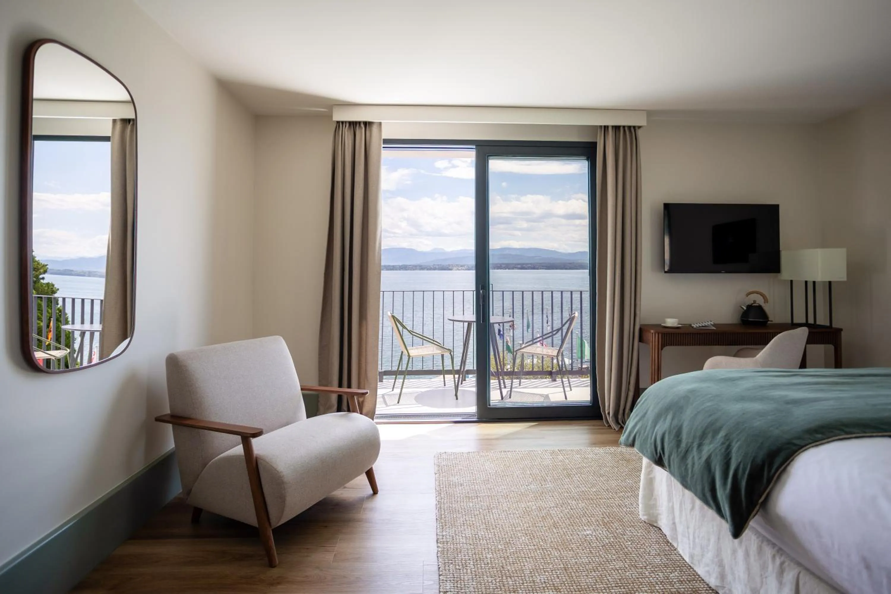 Bedroom, Bed in Maison du Lac Boutique Hôtel